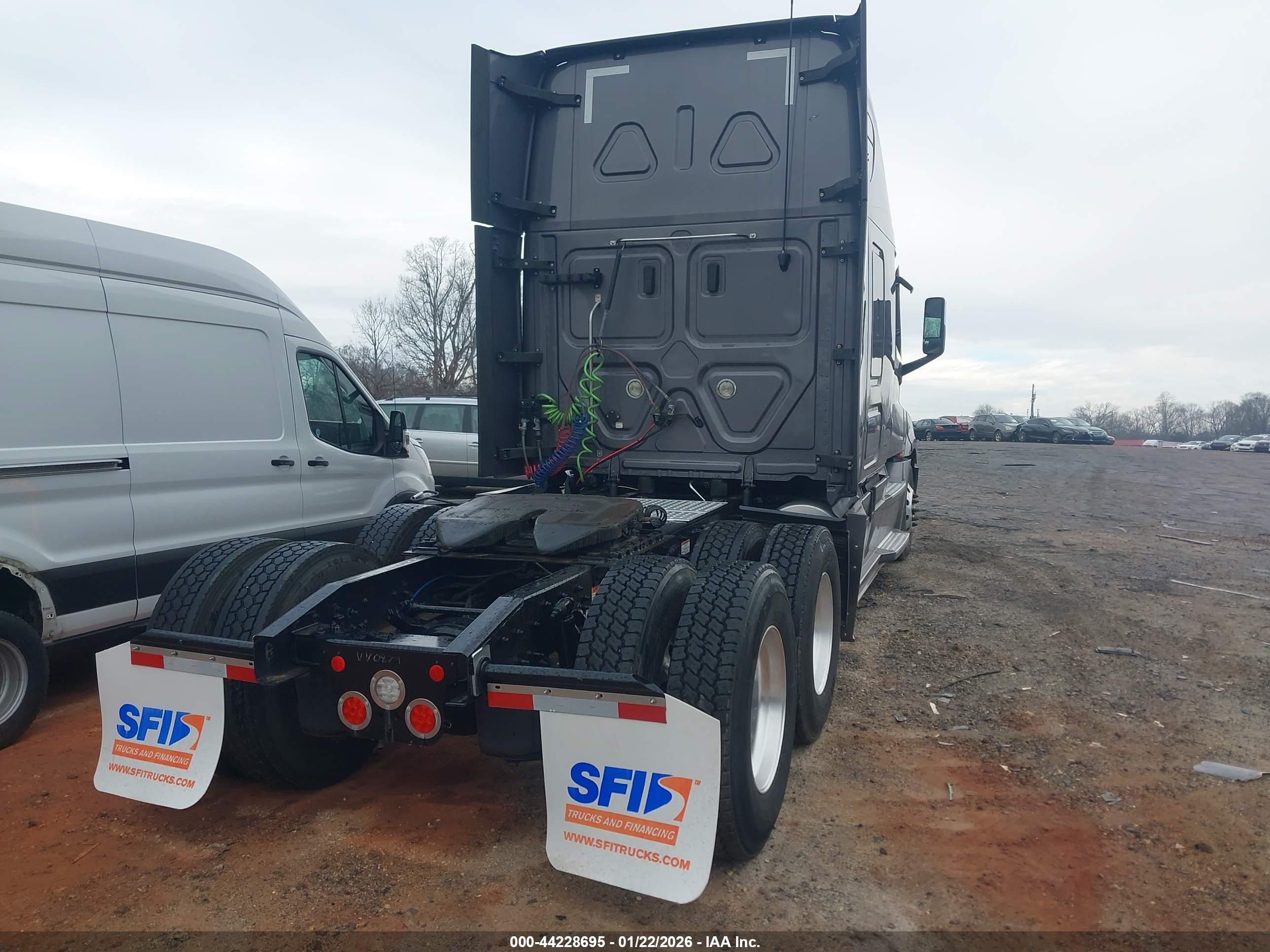 FREIGHTLINER NEW image 4