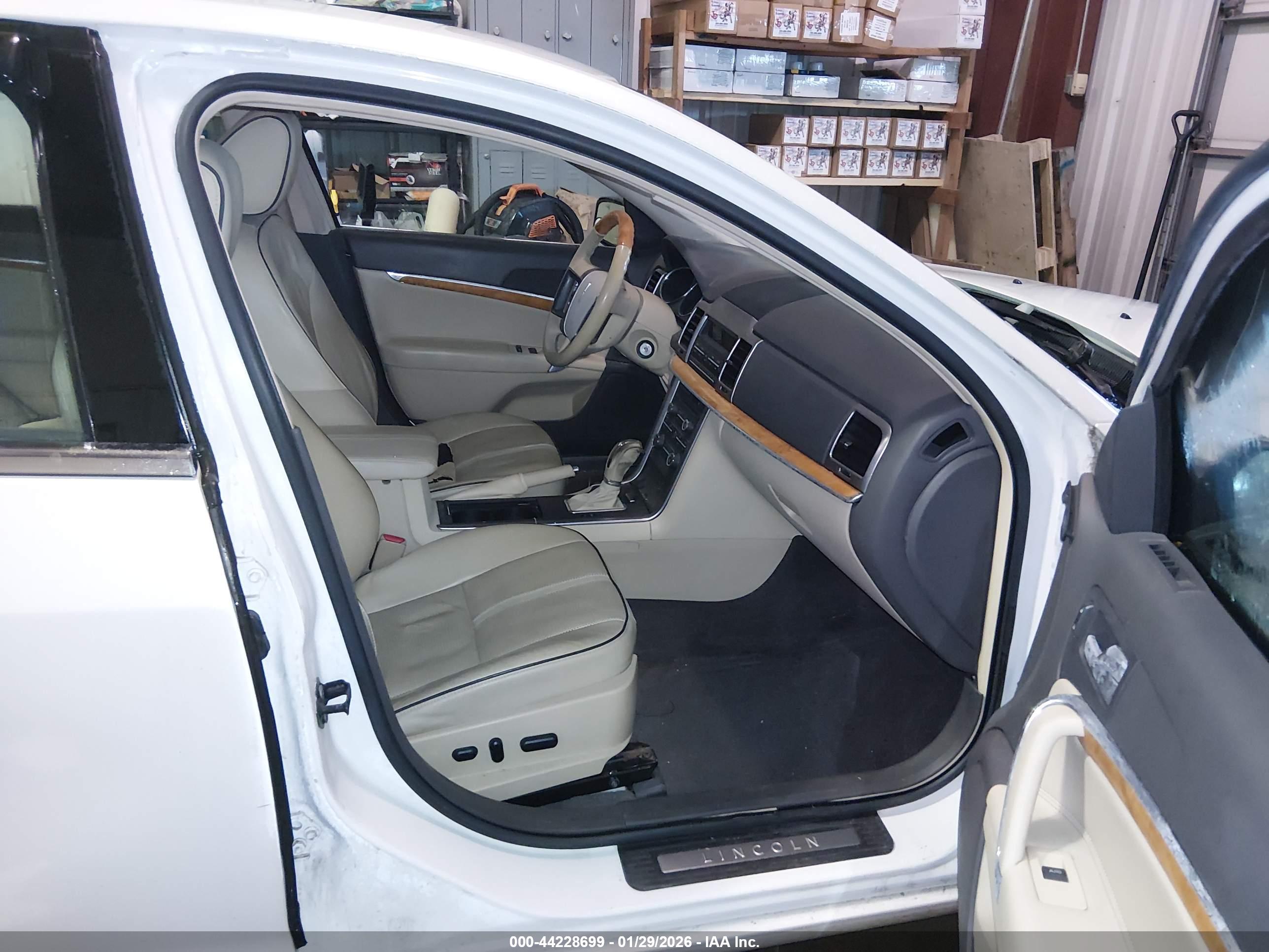 LINCOLN MKZ image 5