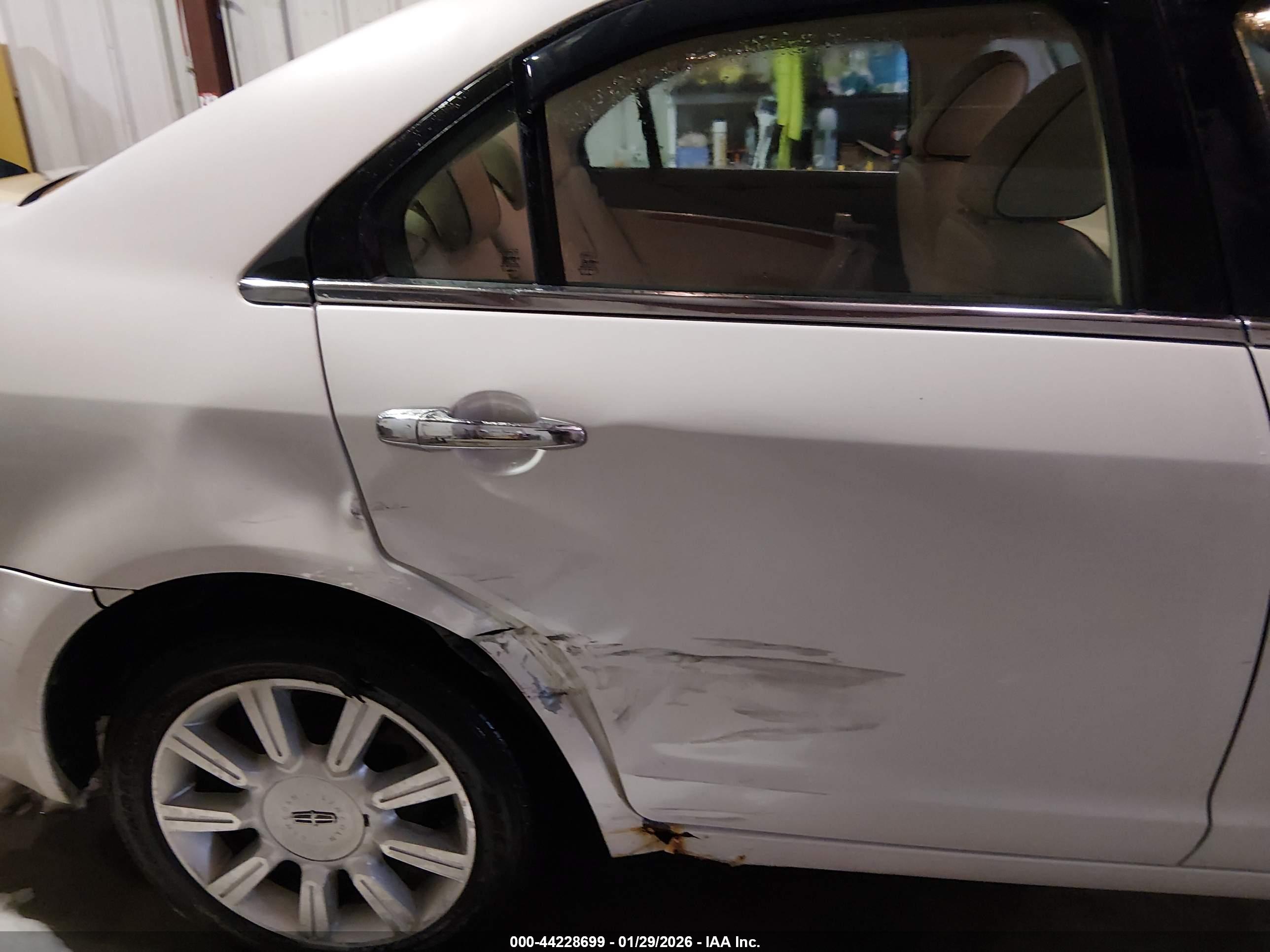 LINCOLN MKZ image 6