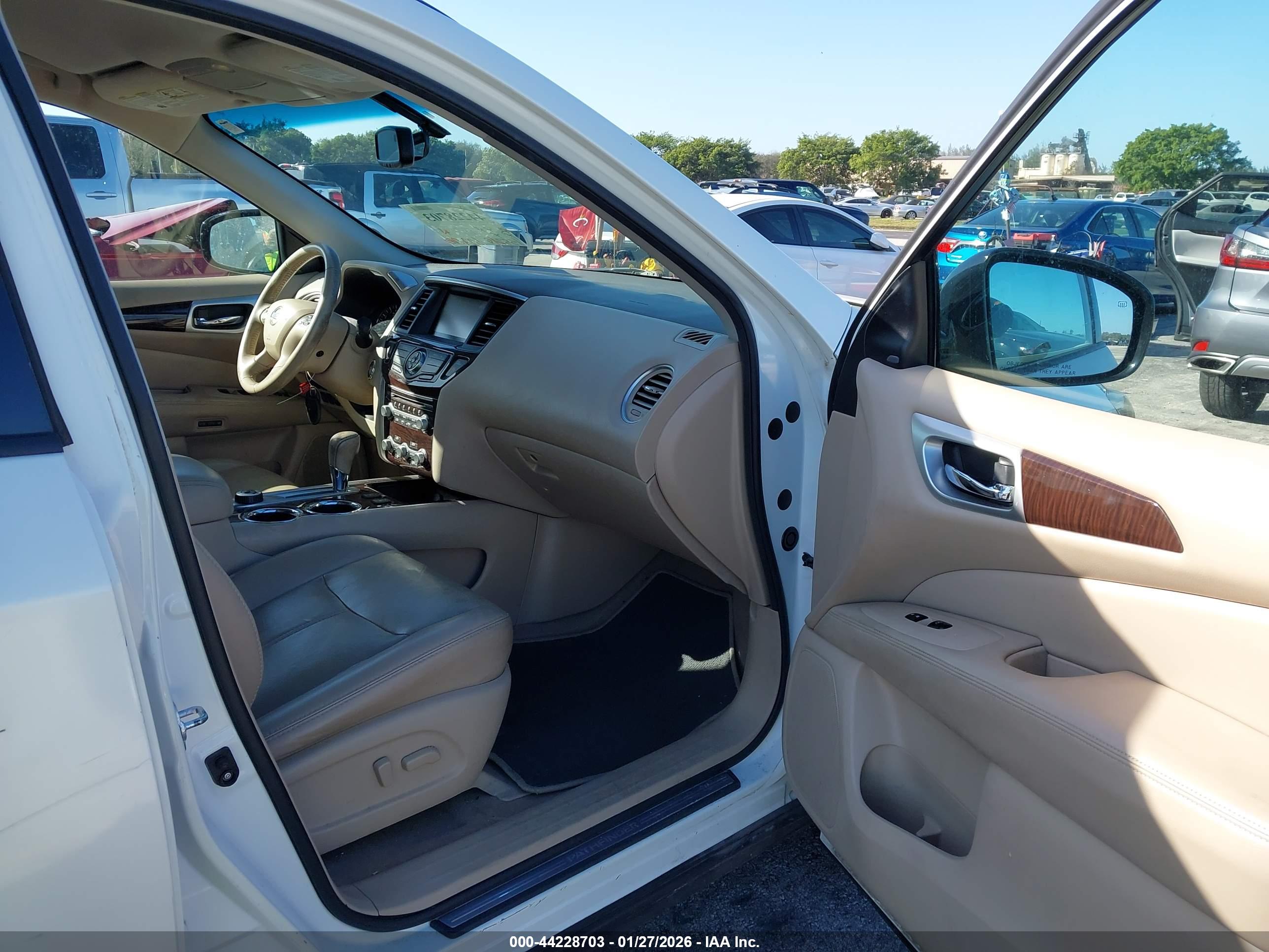 NISSAN PATHFINDER image 5
