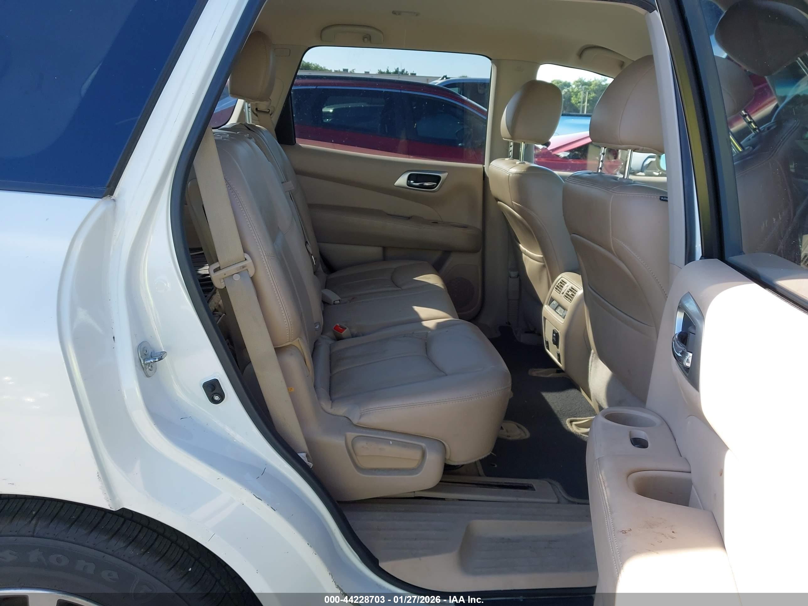 NISSAN PATHFINDER image 8