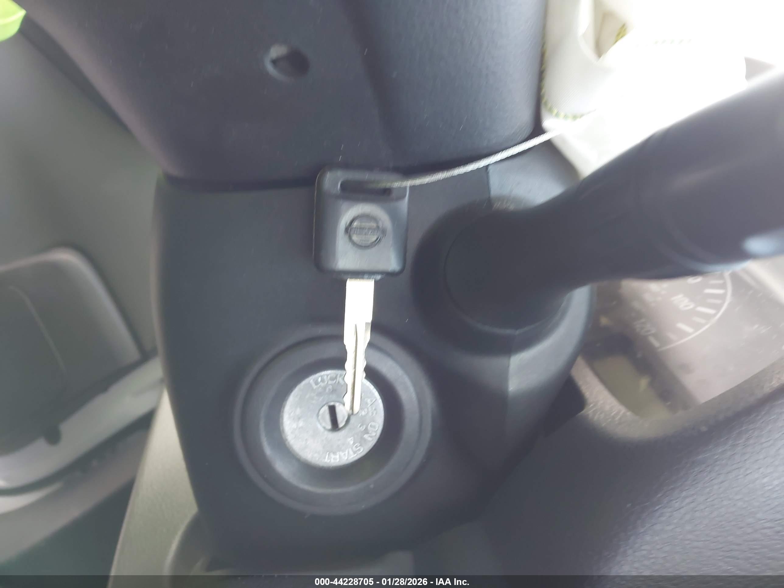 NISSAN NV200 image 11