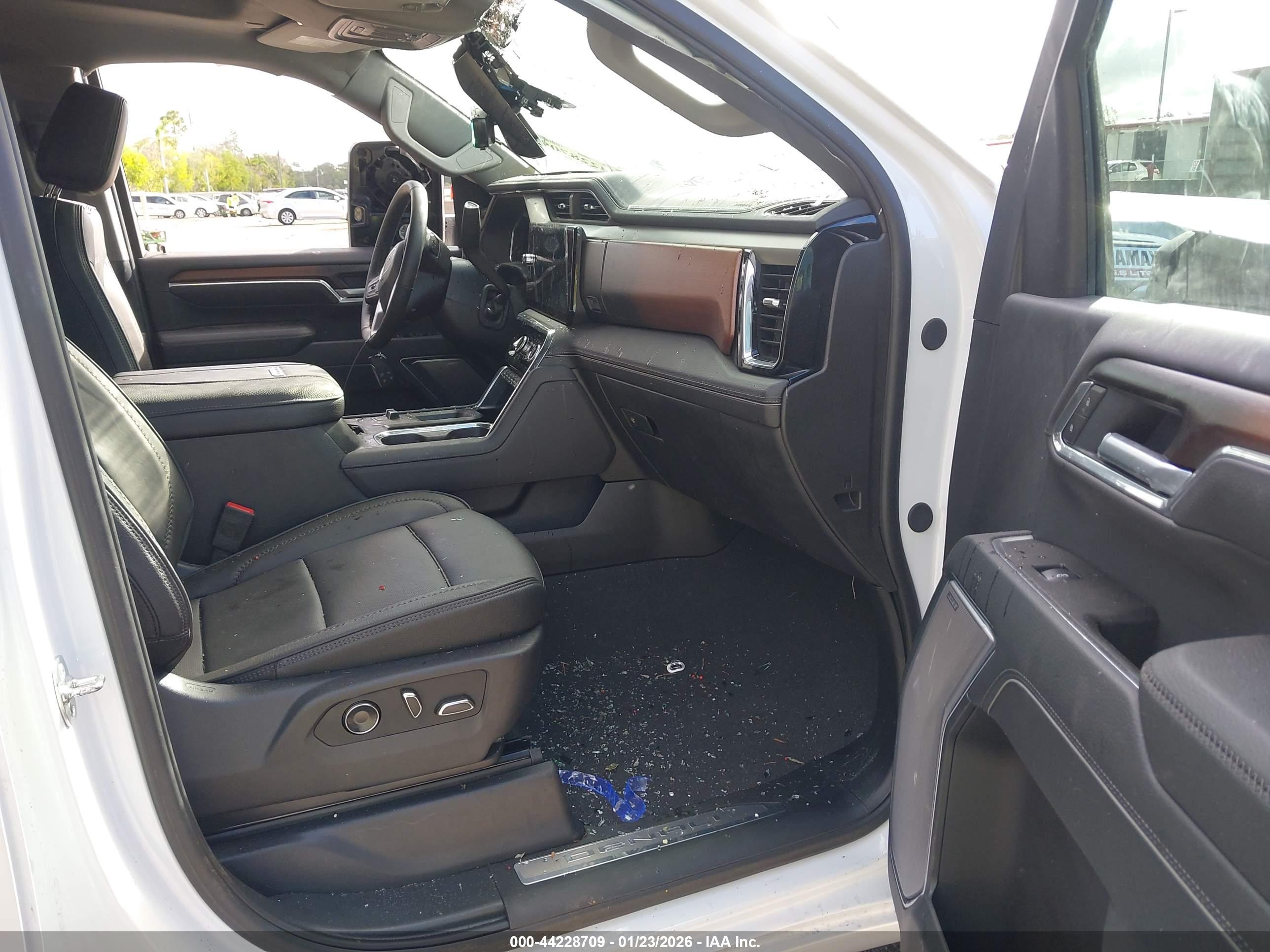 GMC SIERRA image 5