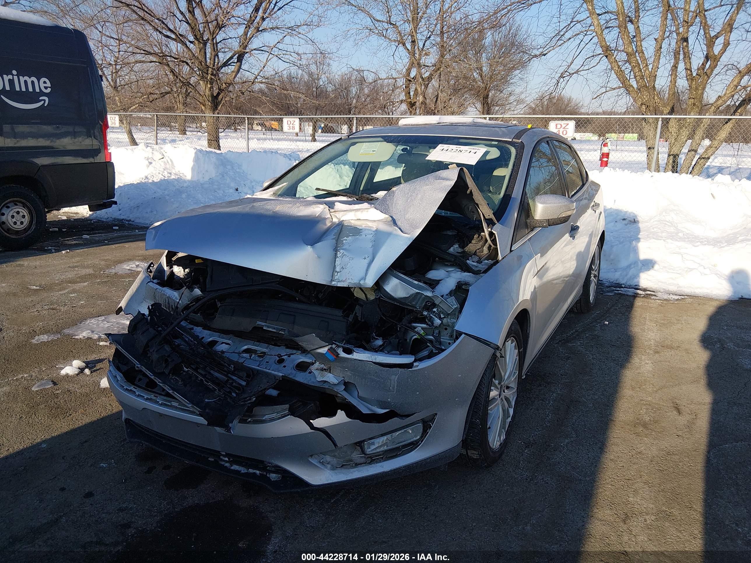 FORD FOCUS image 2