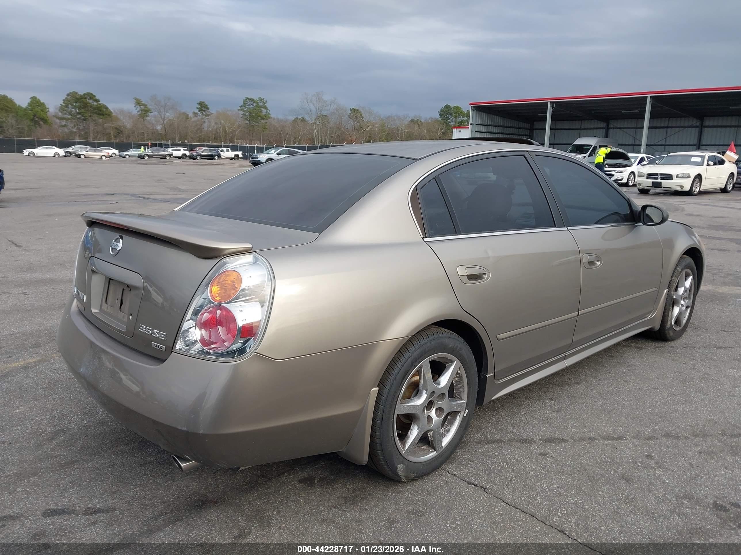 NISSAN ALTIMA image 4