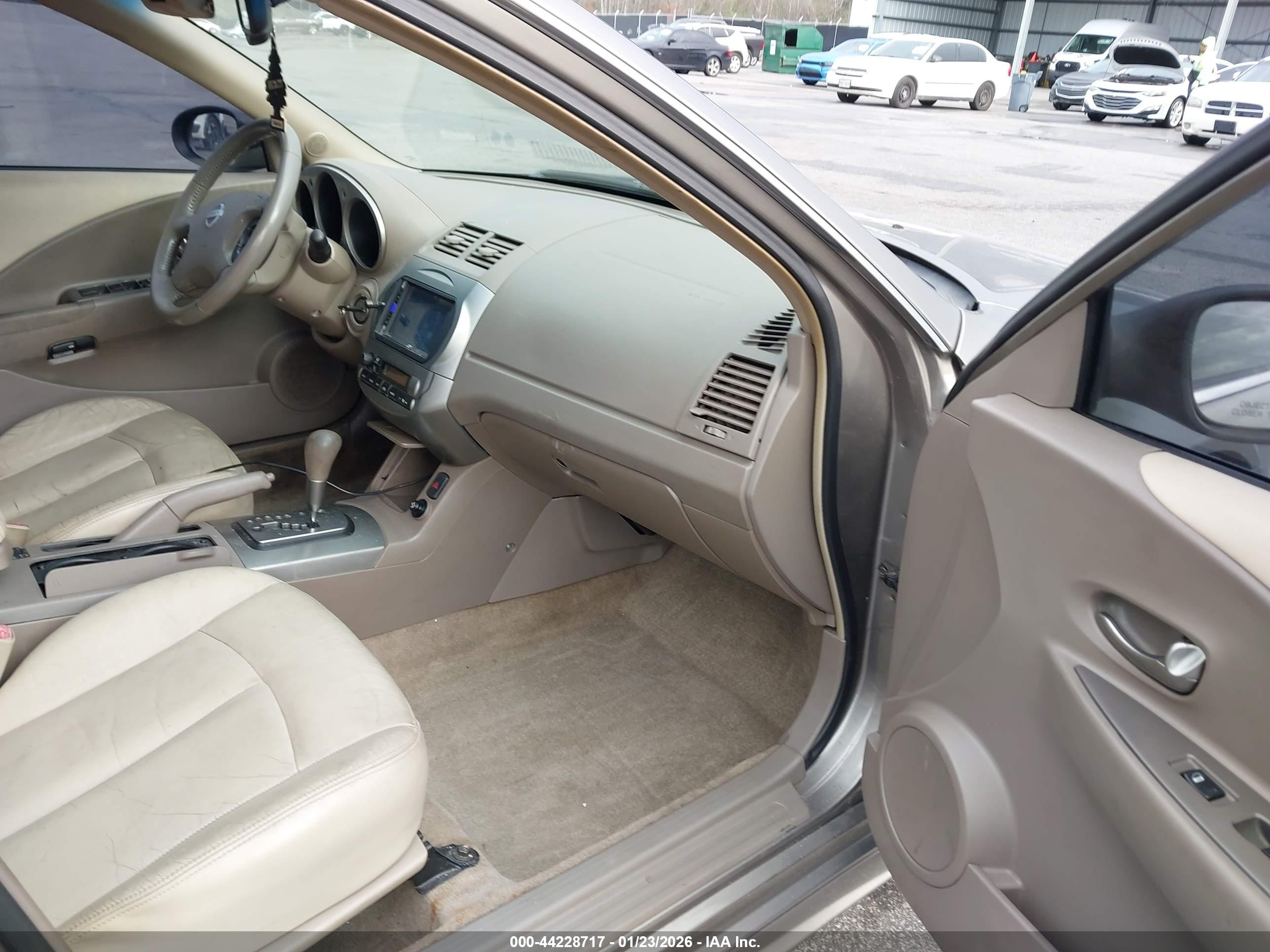NISSAN ALTIMA image 5
