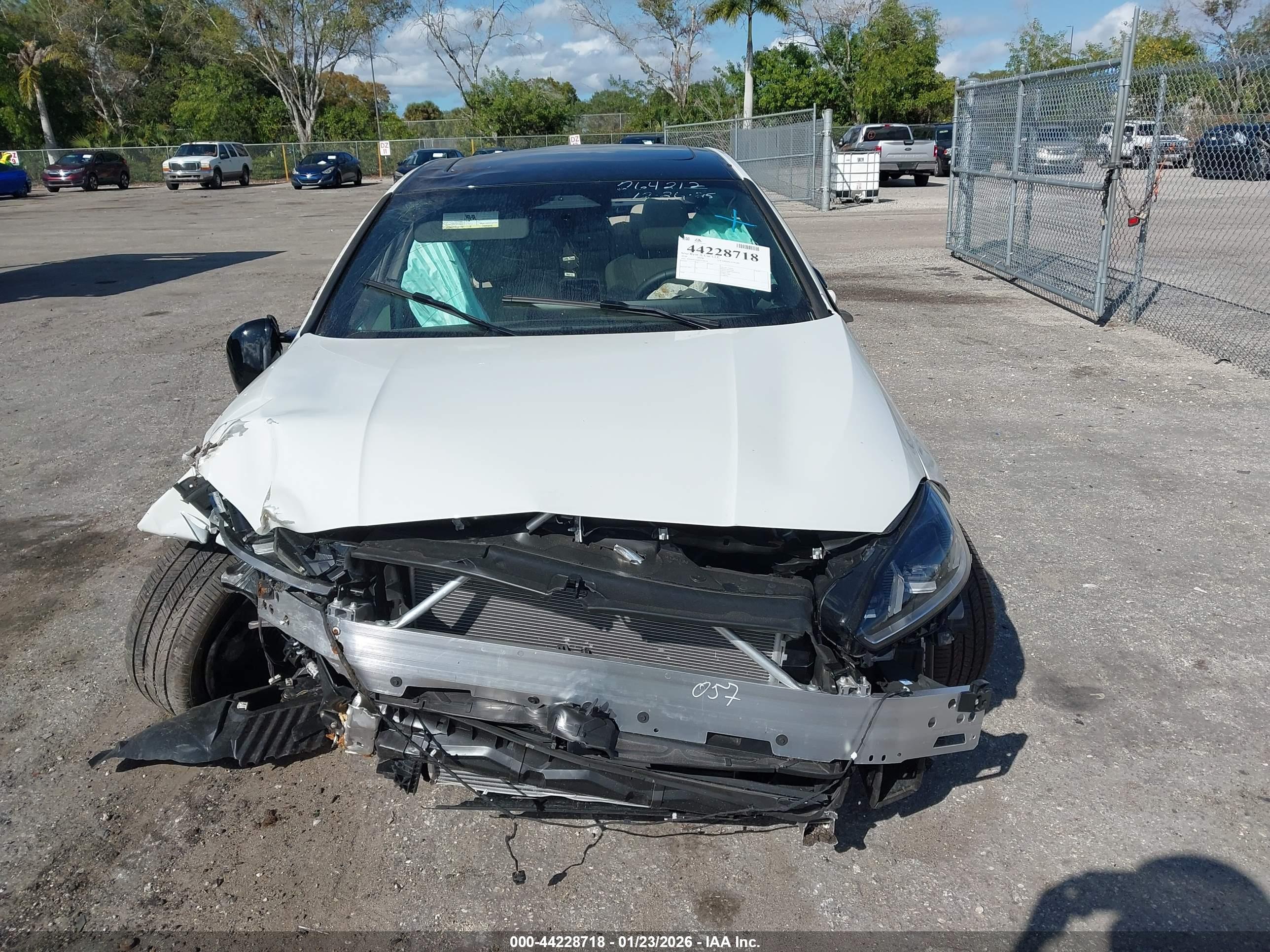 BMW 228 image 6