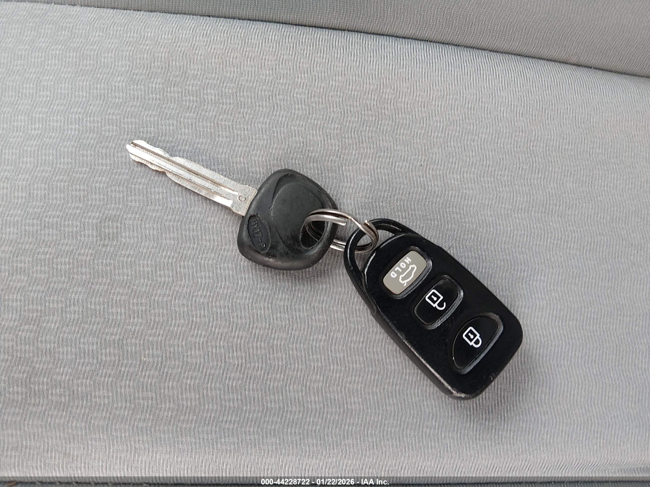 HYUNDAI ELANTRA image 11