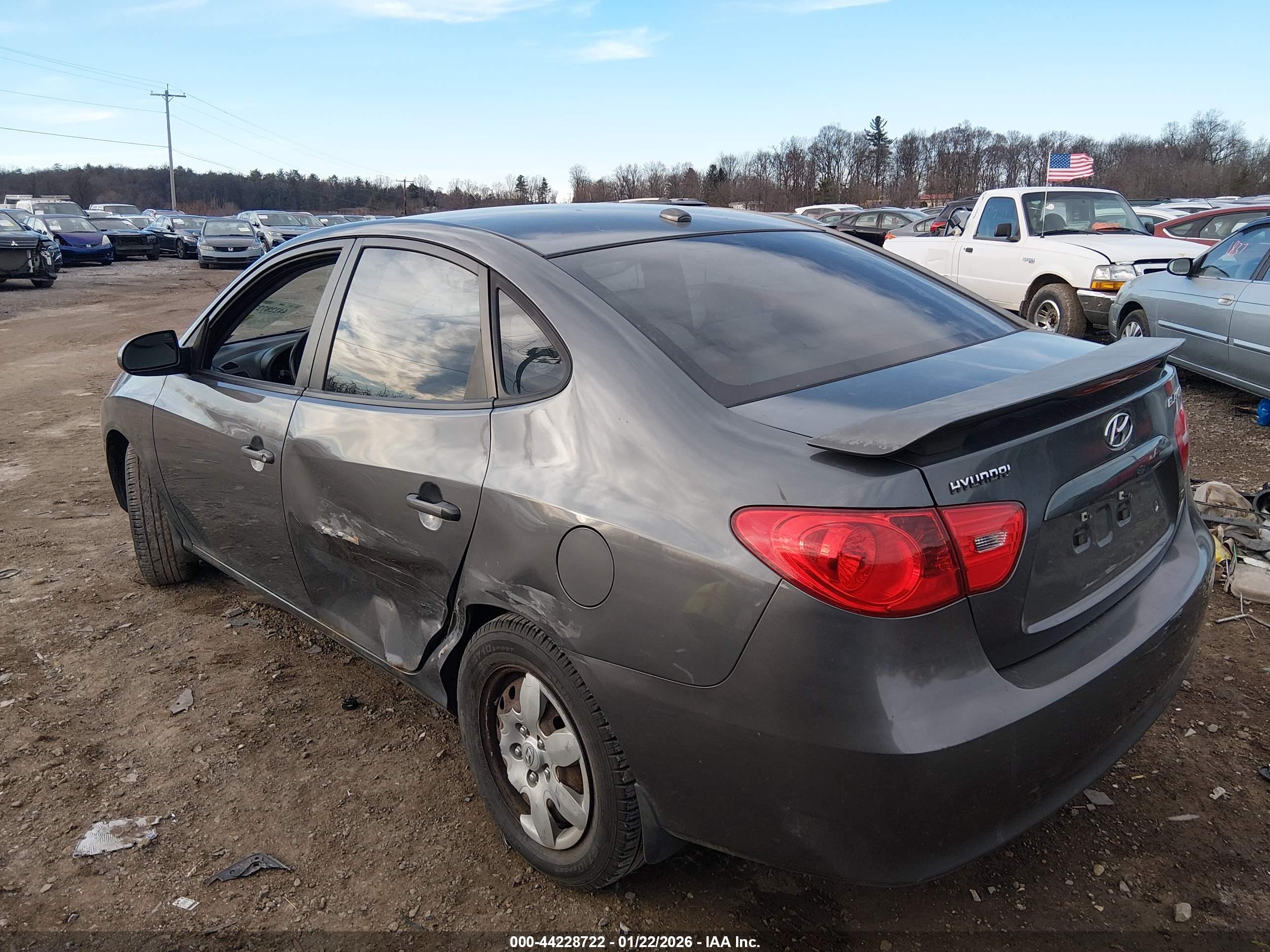 HYUNDAI ELANTRA image 6