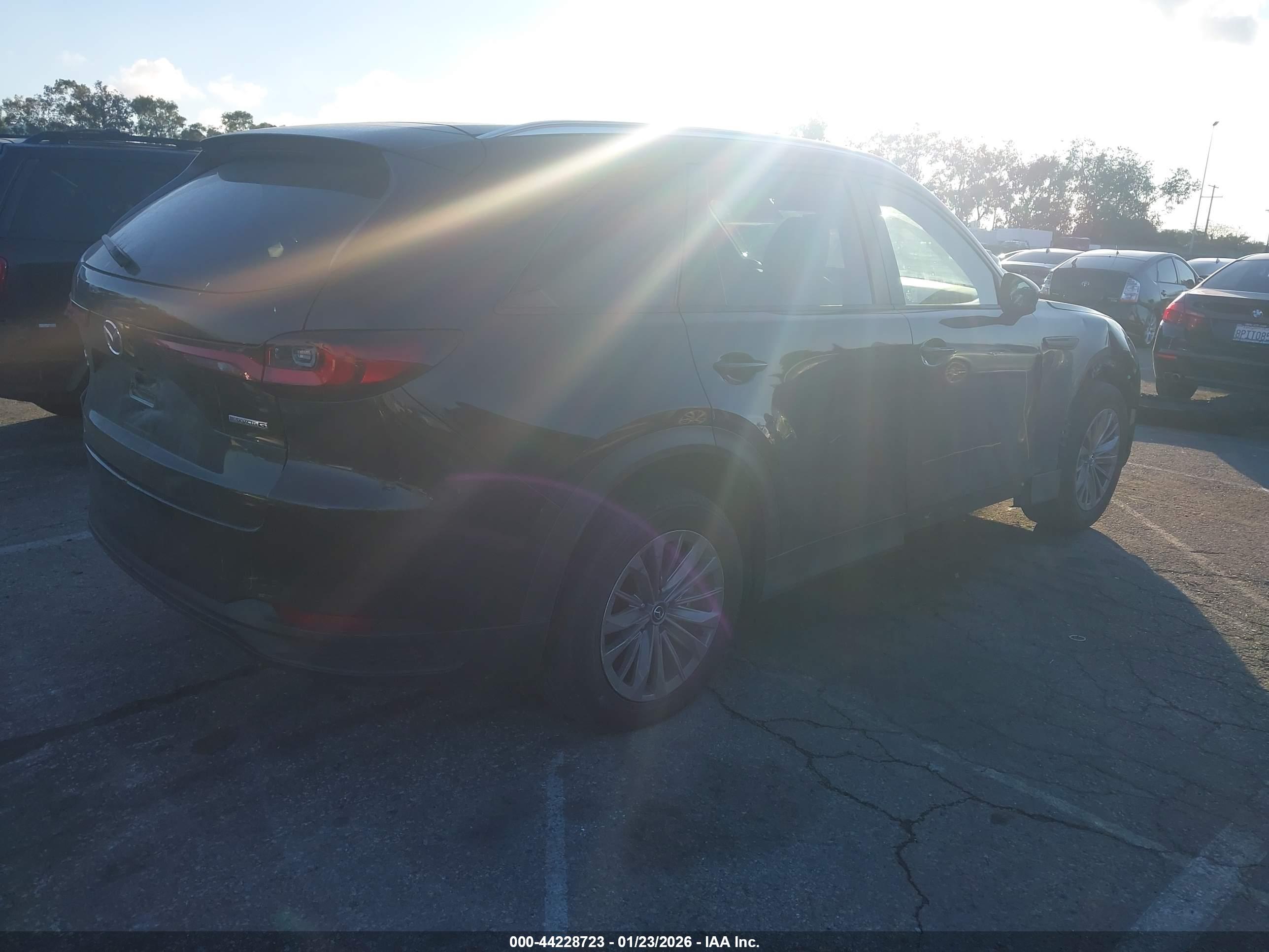 MAZDA CX-90 image 4