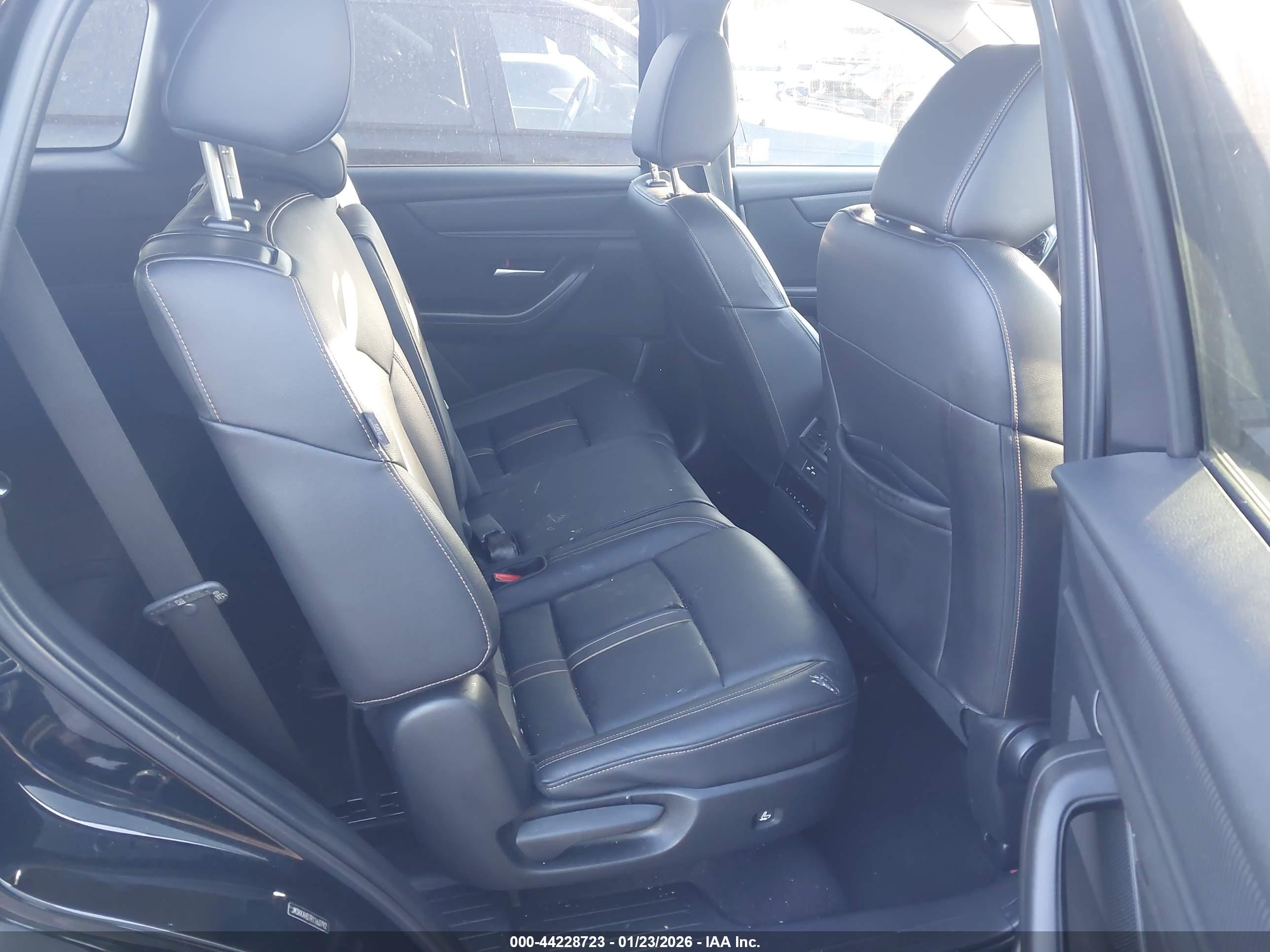 MAZDA CX-90 image 8