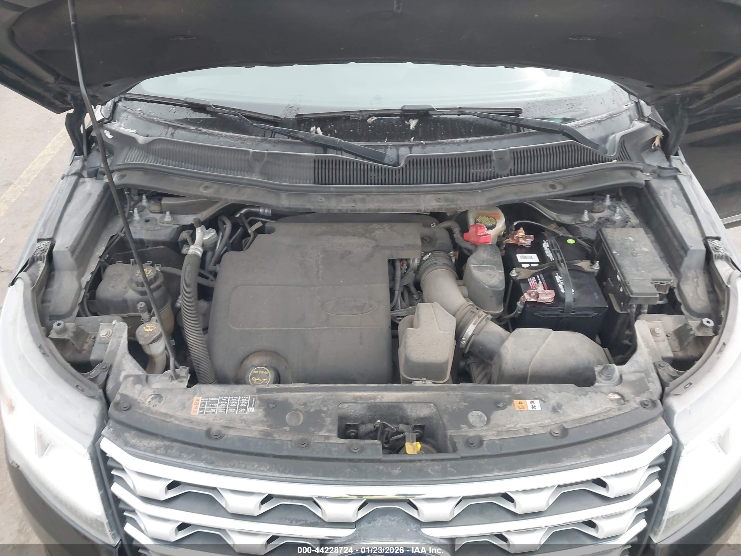 FORD EXPLORER image 10