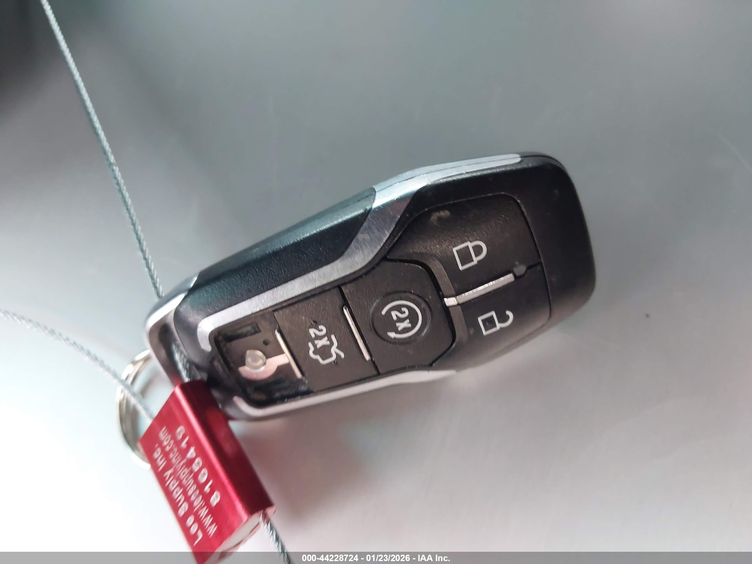 FORD EXPLORER image 11