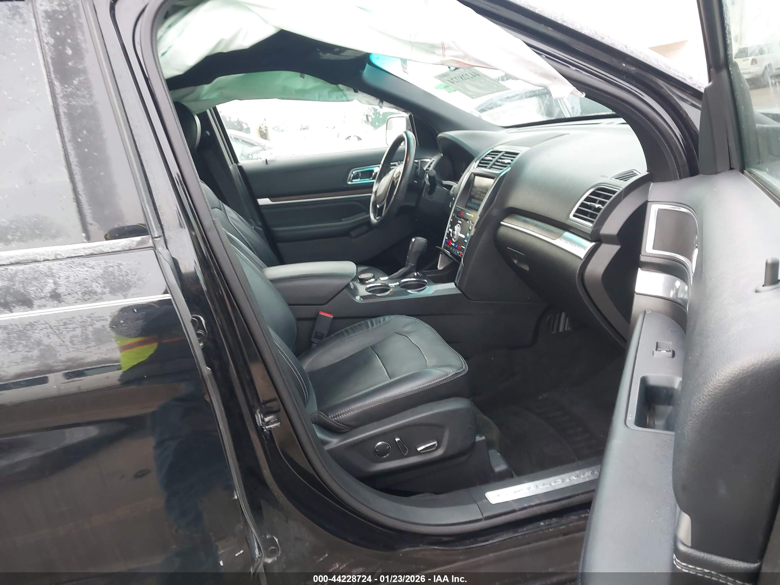 FORD EXPLORER image 5