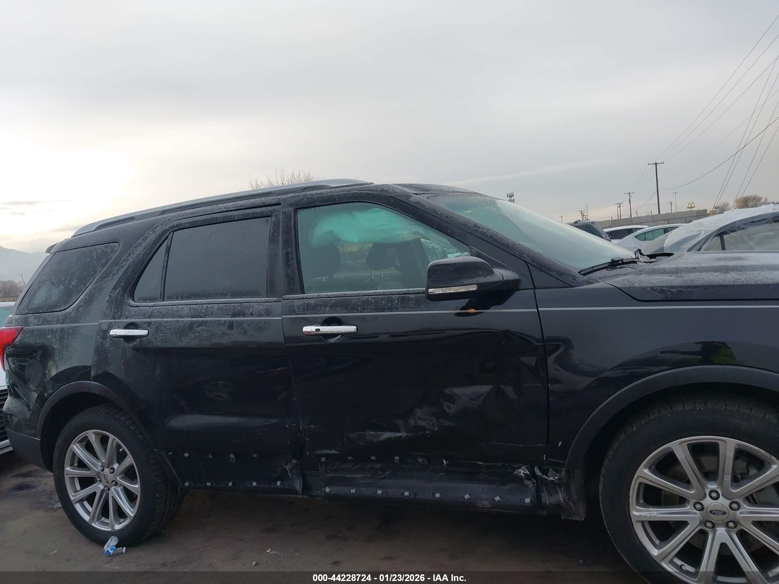FORD EXPLORER image 6