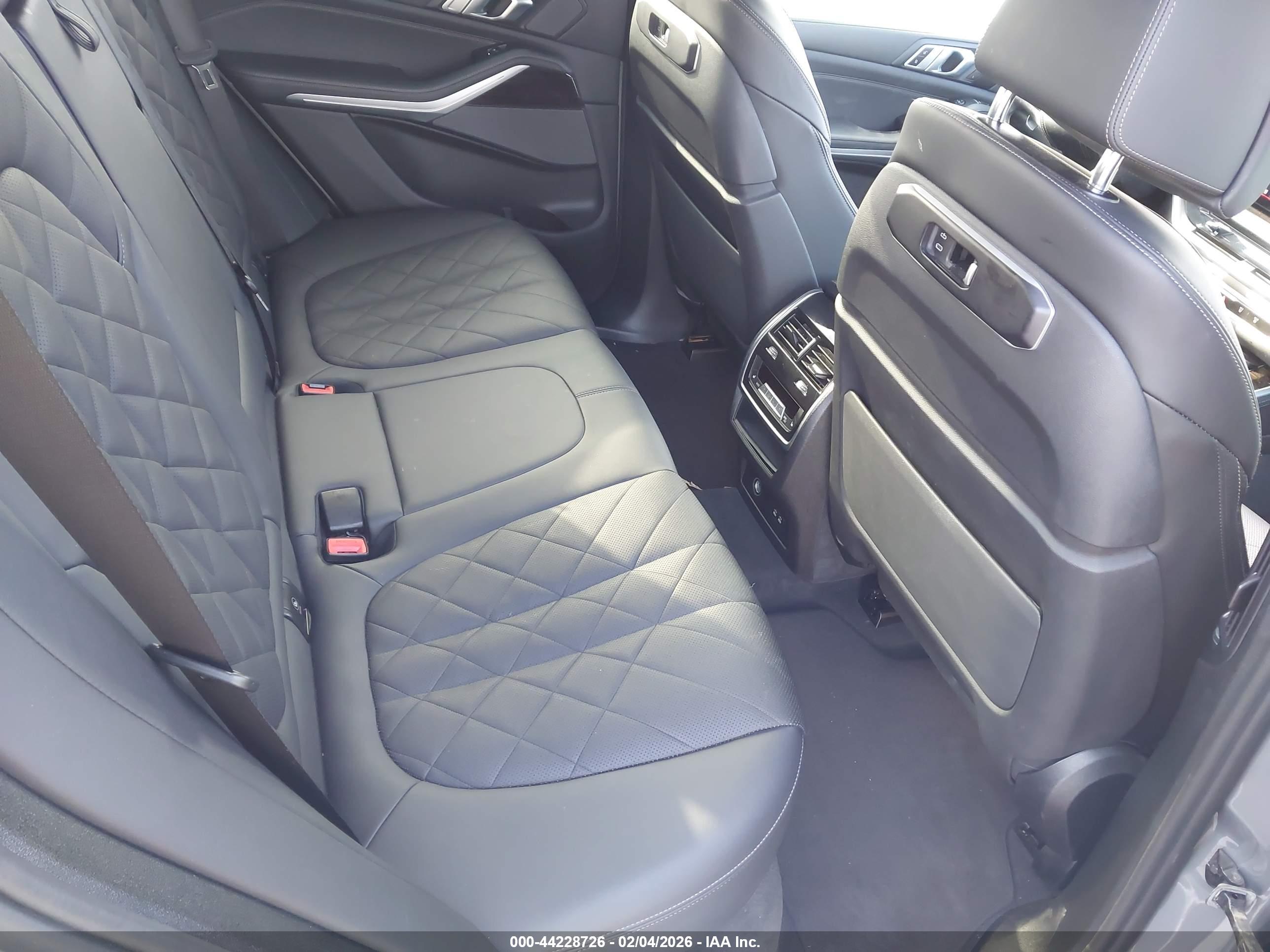 BMW X5 image 8