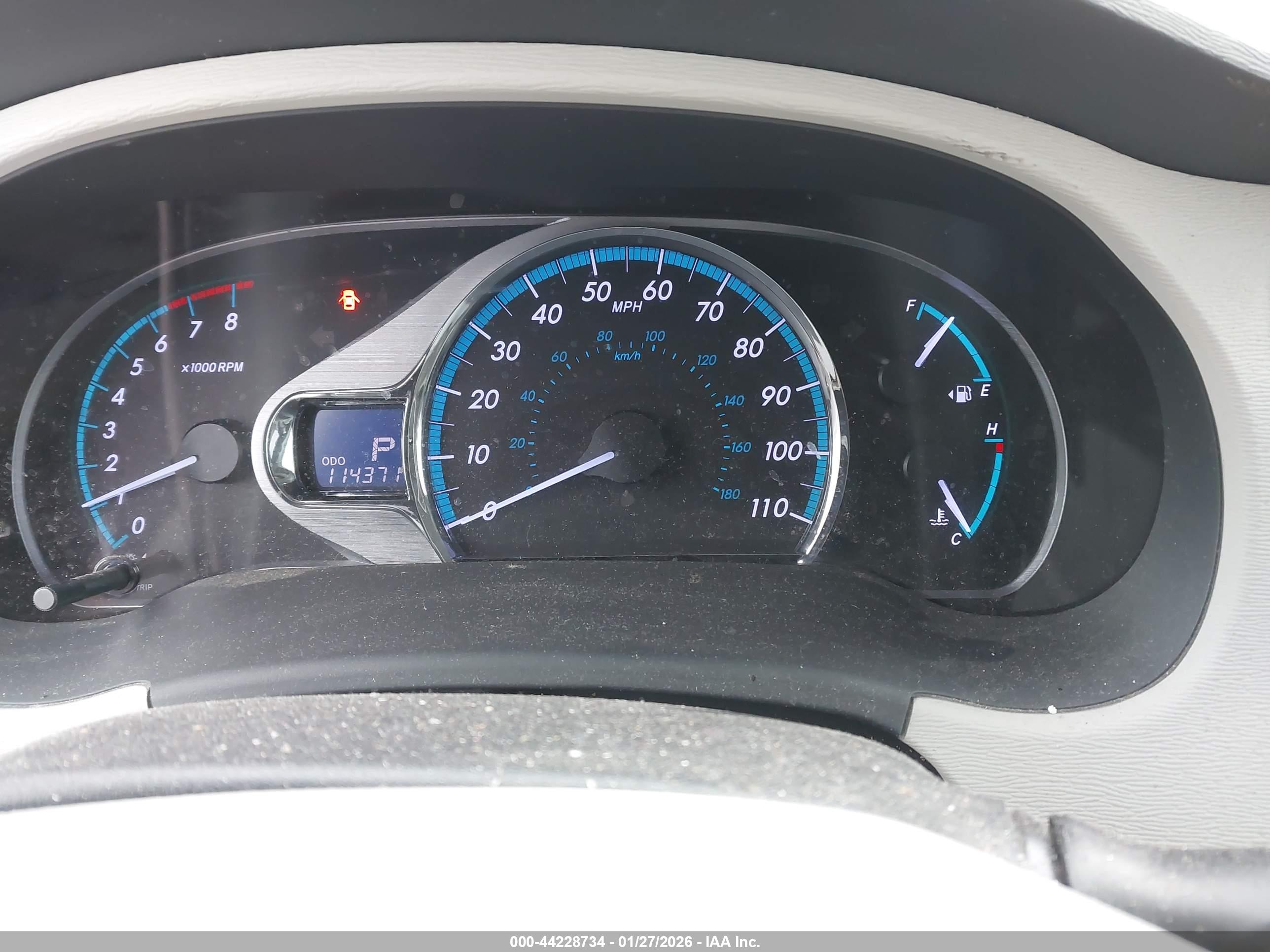 TOYOTA SIENNA image 7
