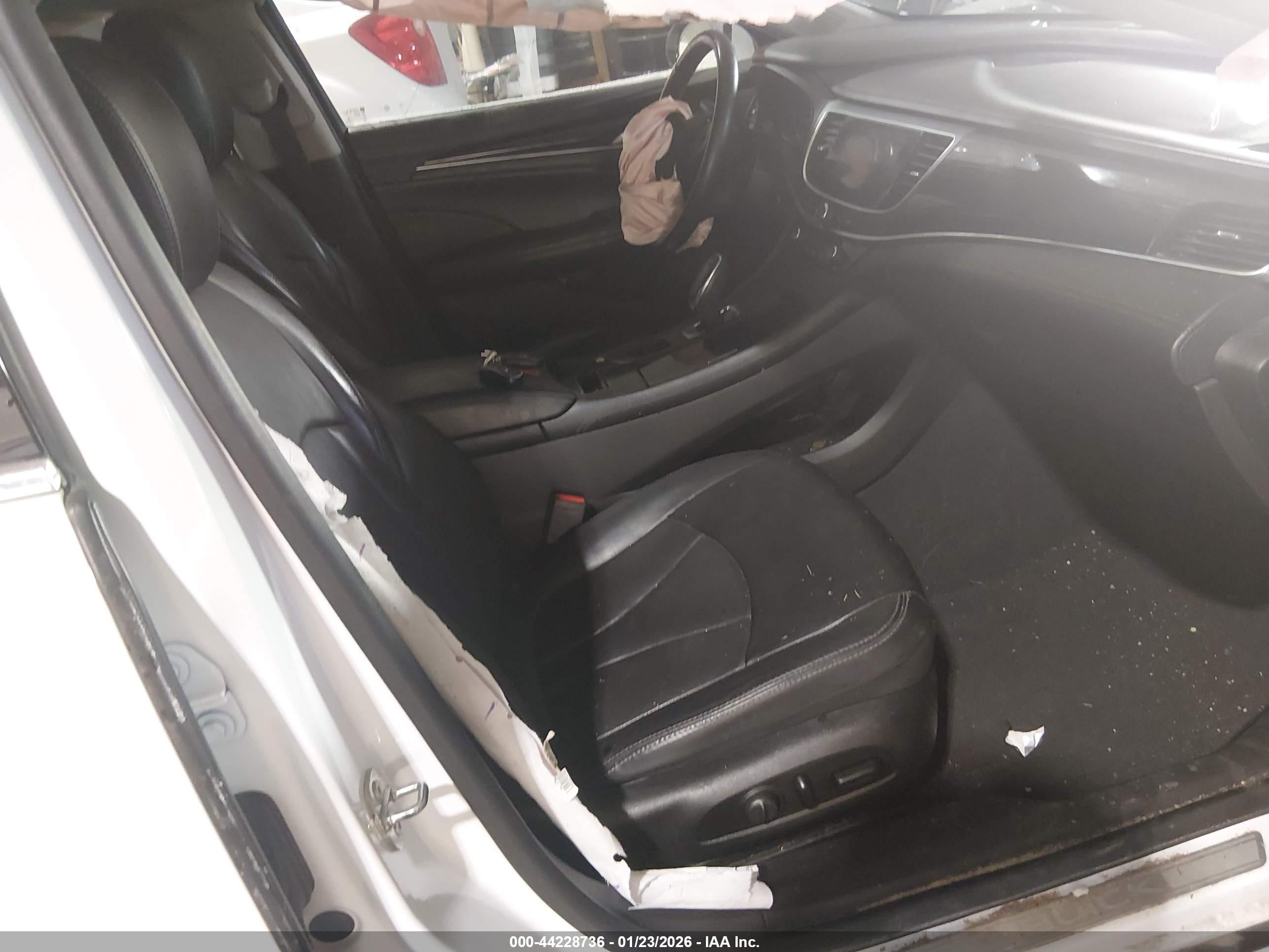 BUICK LACROSSE image 5