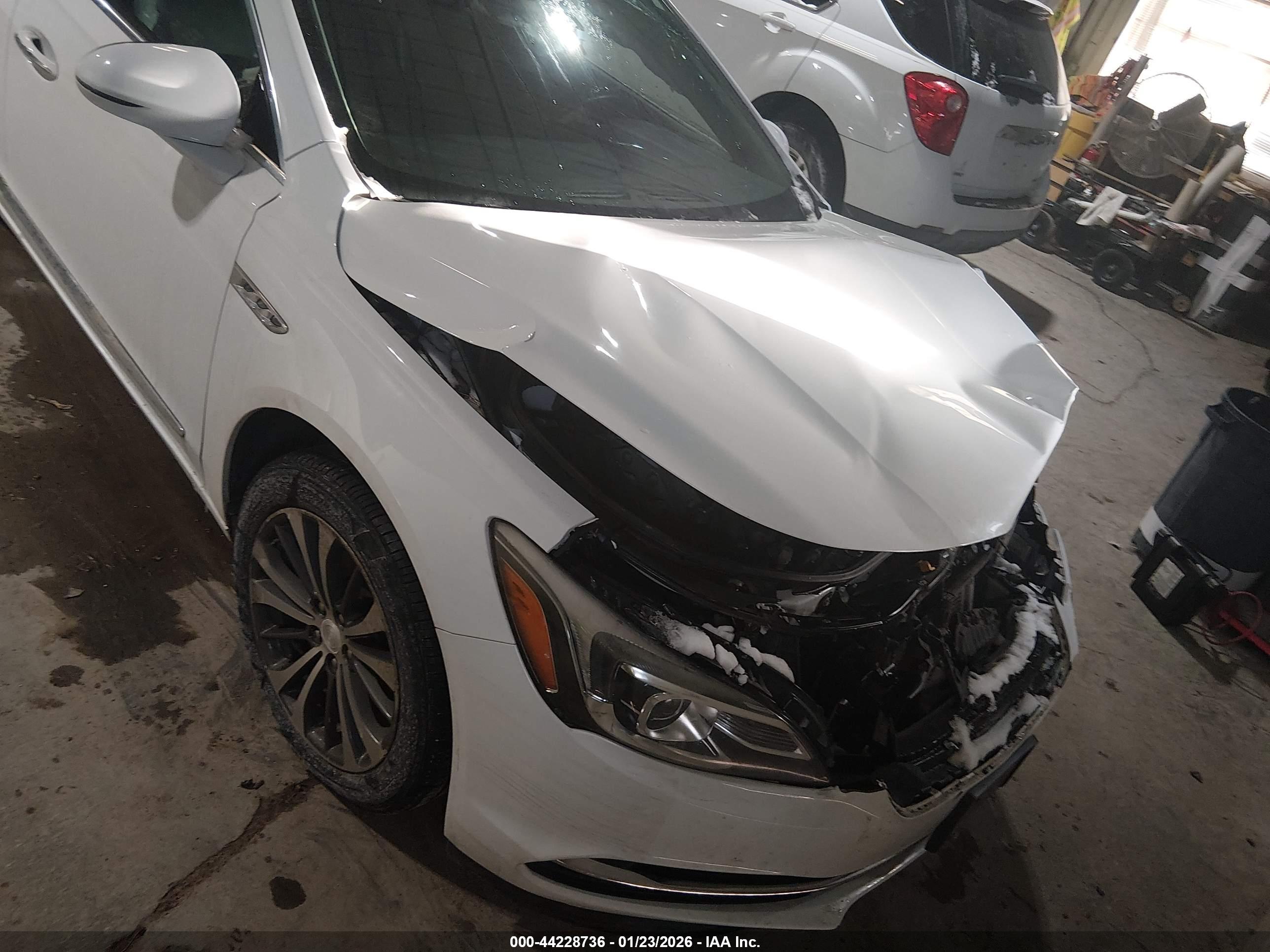 BUICK LACROSSE image 6