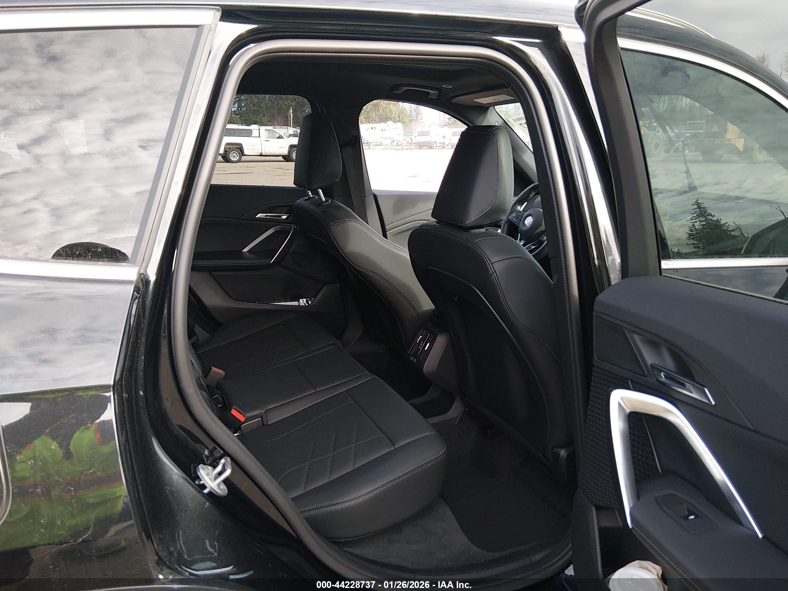 BMW X1 image 8