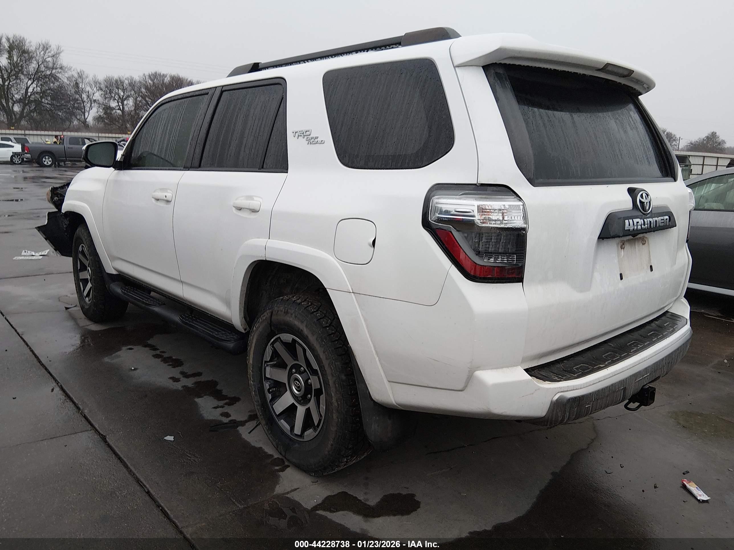 TOYOTA 4RUNNER image 3