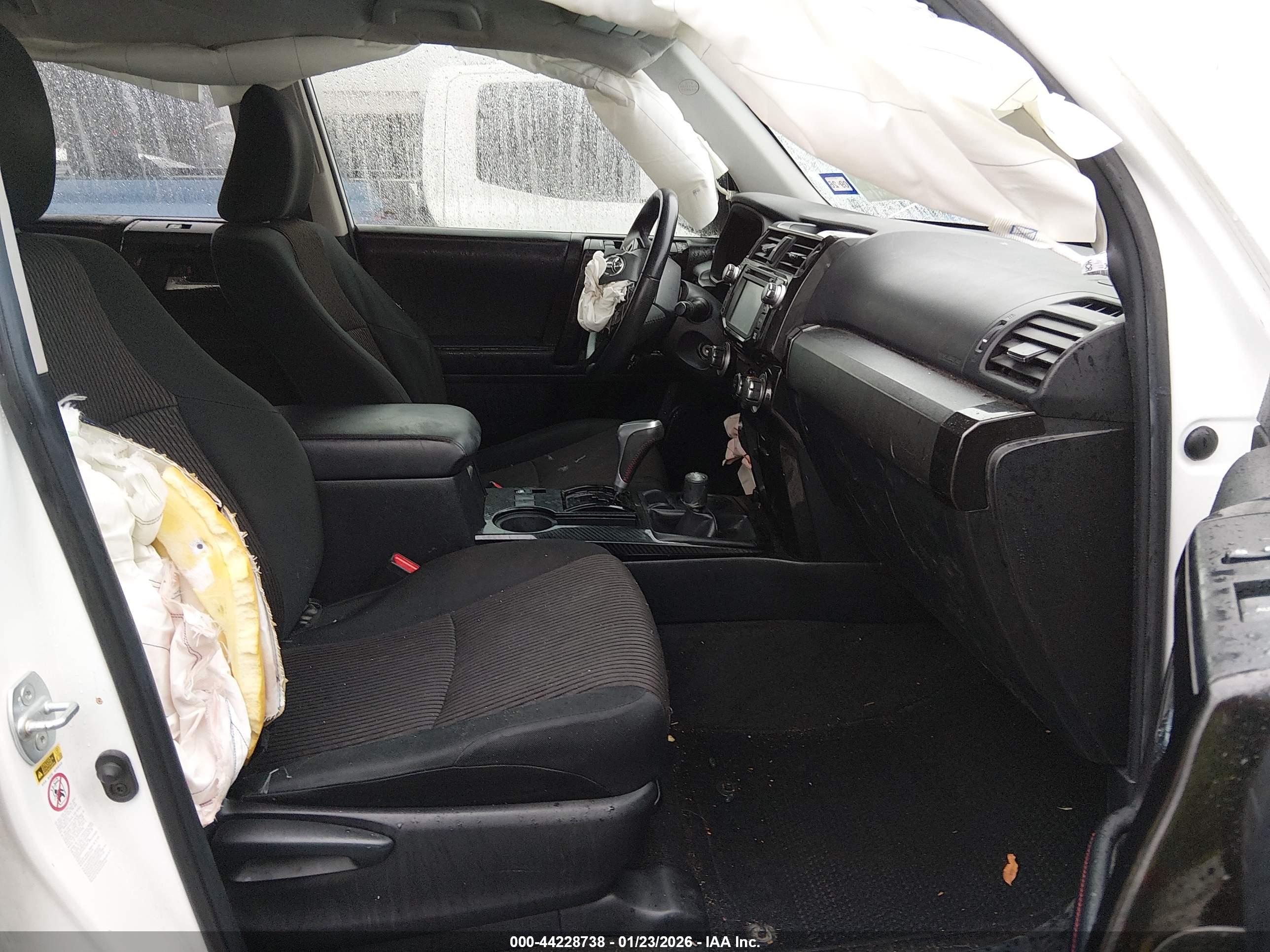 TOYOTA 4RUNNER image 5