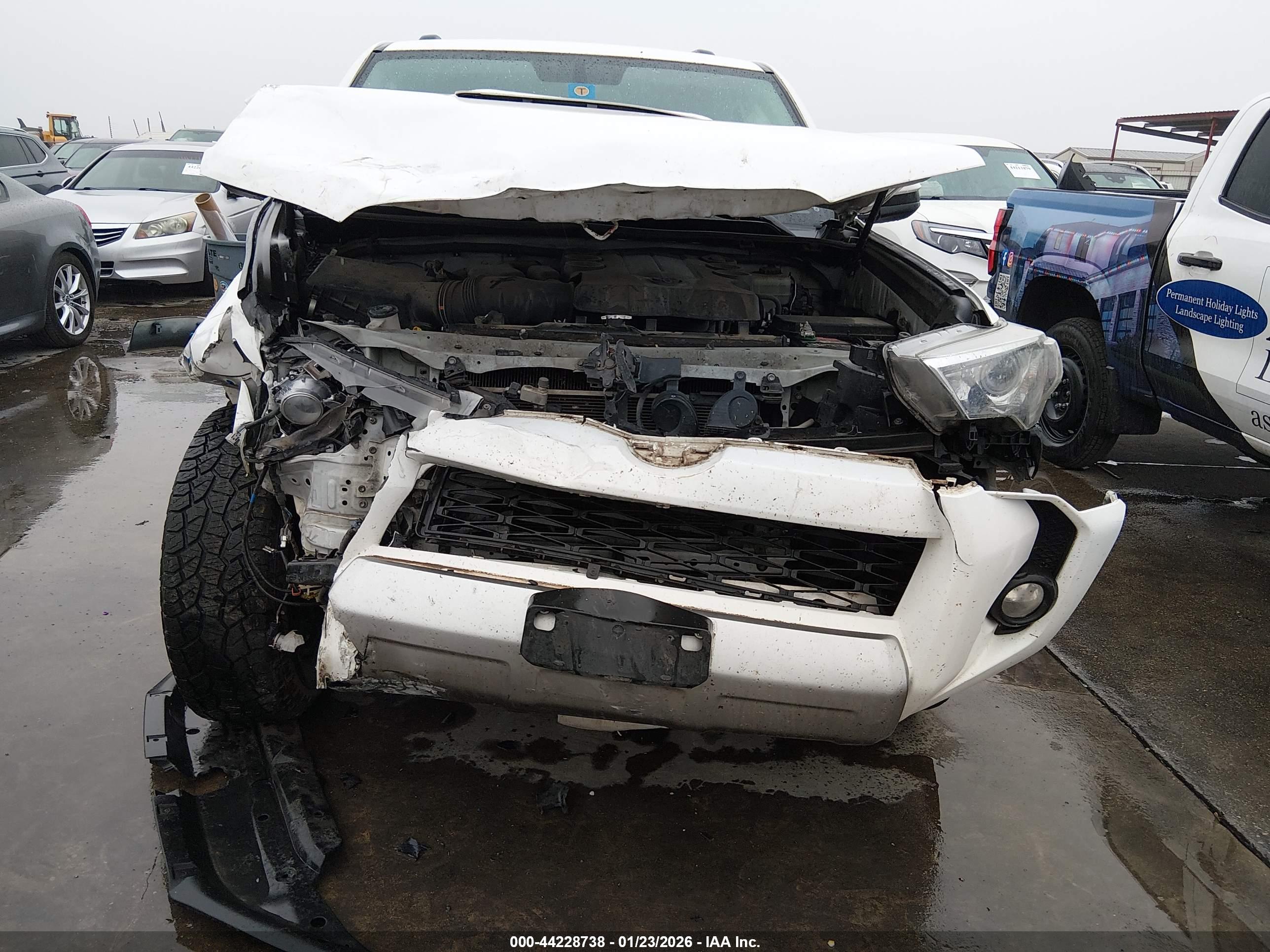 TOYOTA 4RUNNER image 6