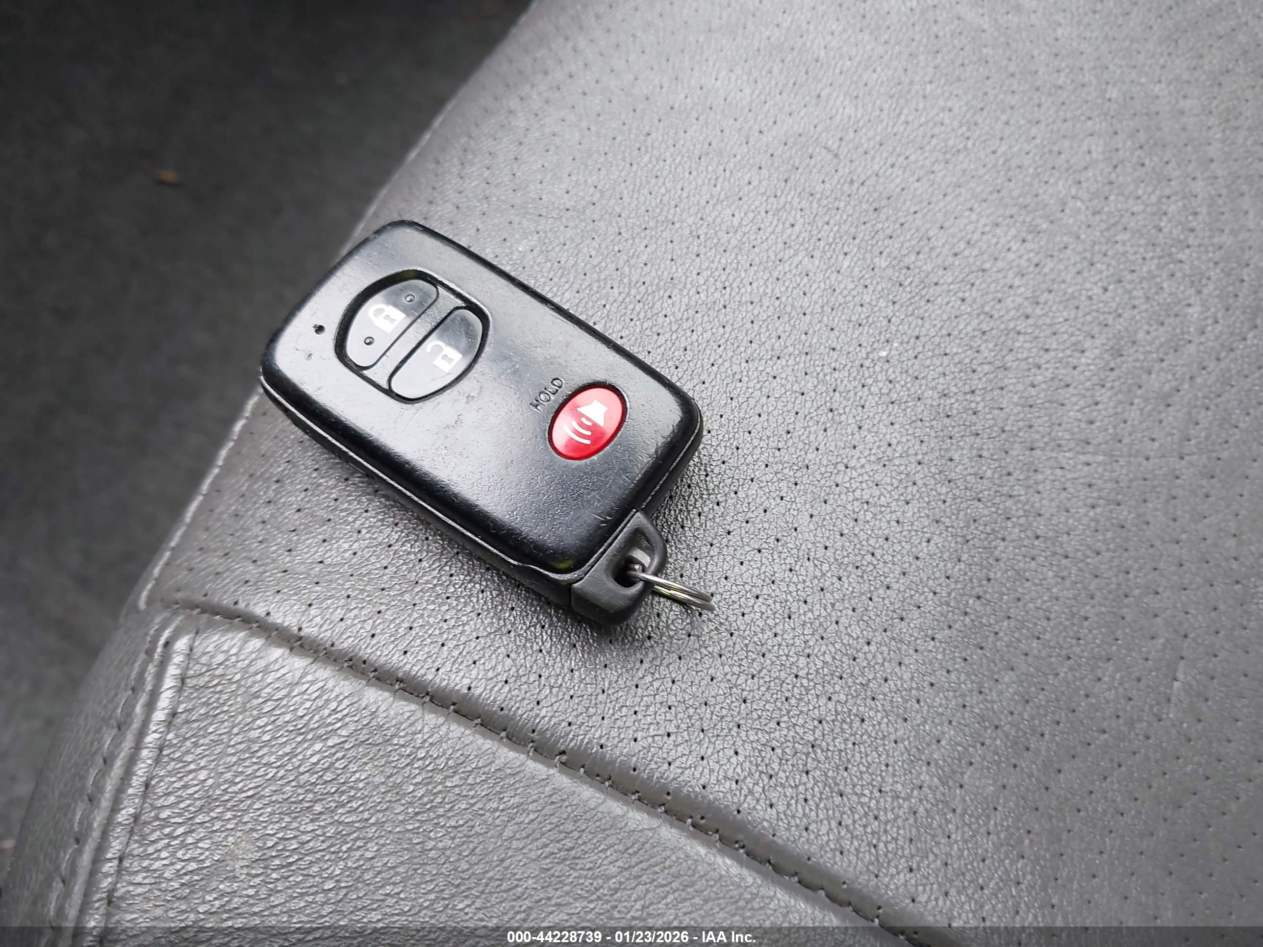 TOYOTA PRIUS image 11