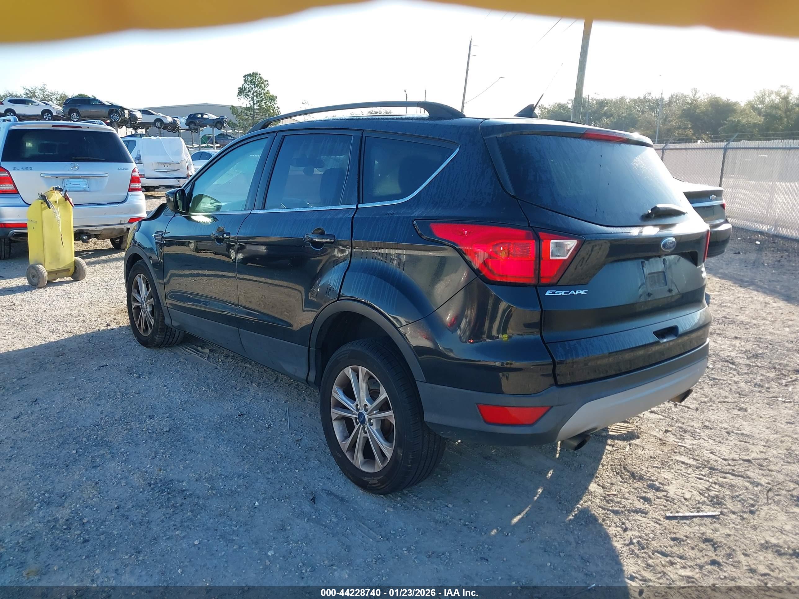 FORD ESCAPE image 3