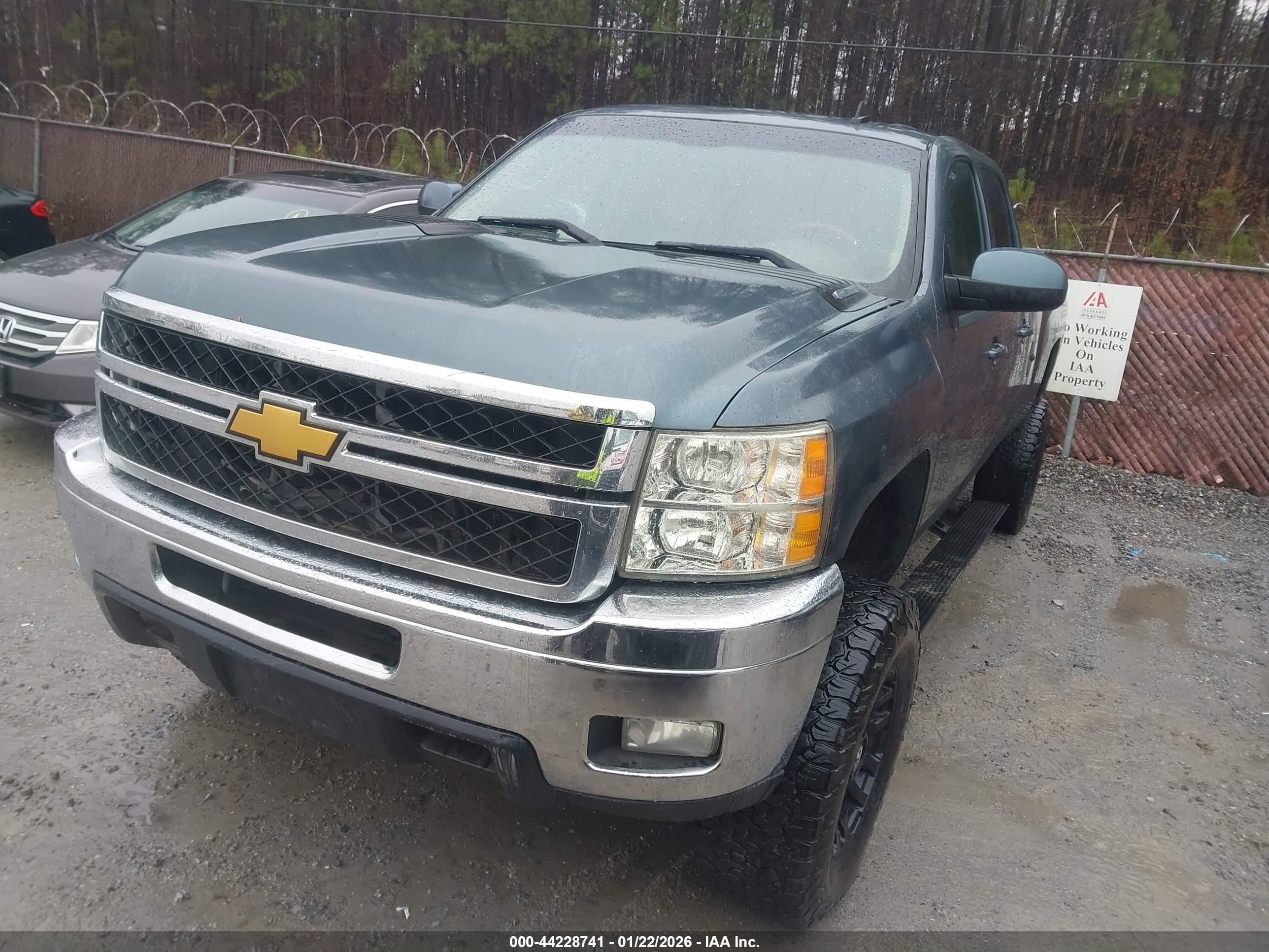 CHEVROLET SILVERADO image 2