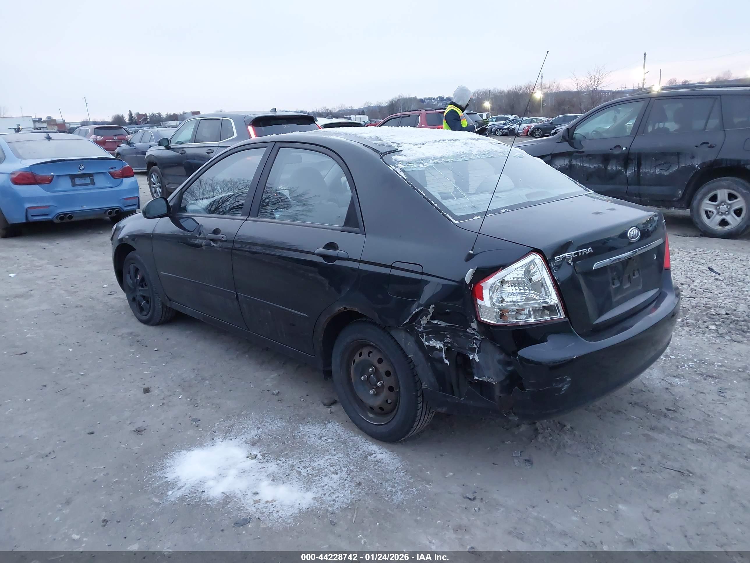 KIA SPECTRA image 3