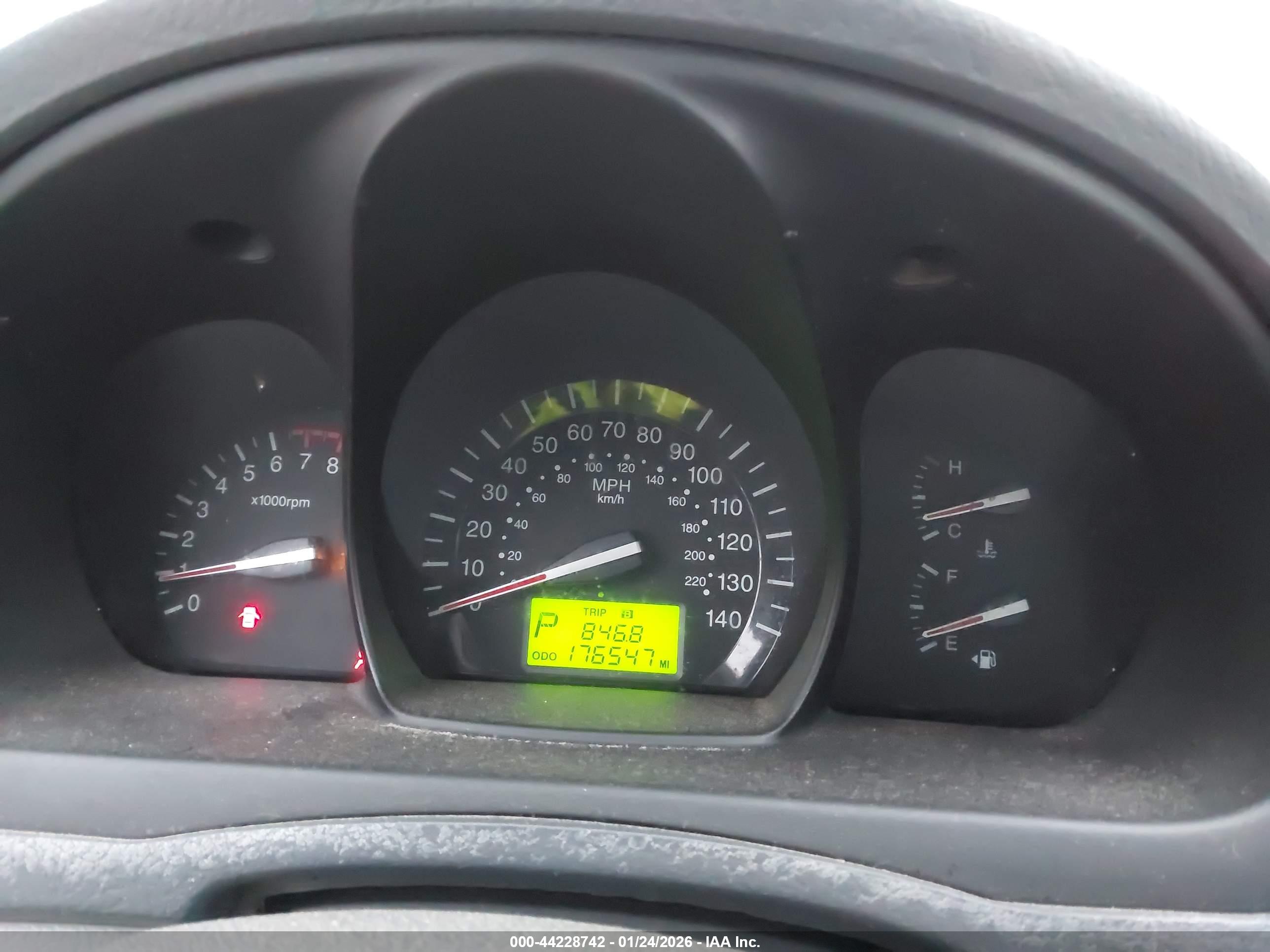 KIA SPECTRA image 7