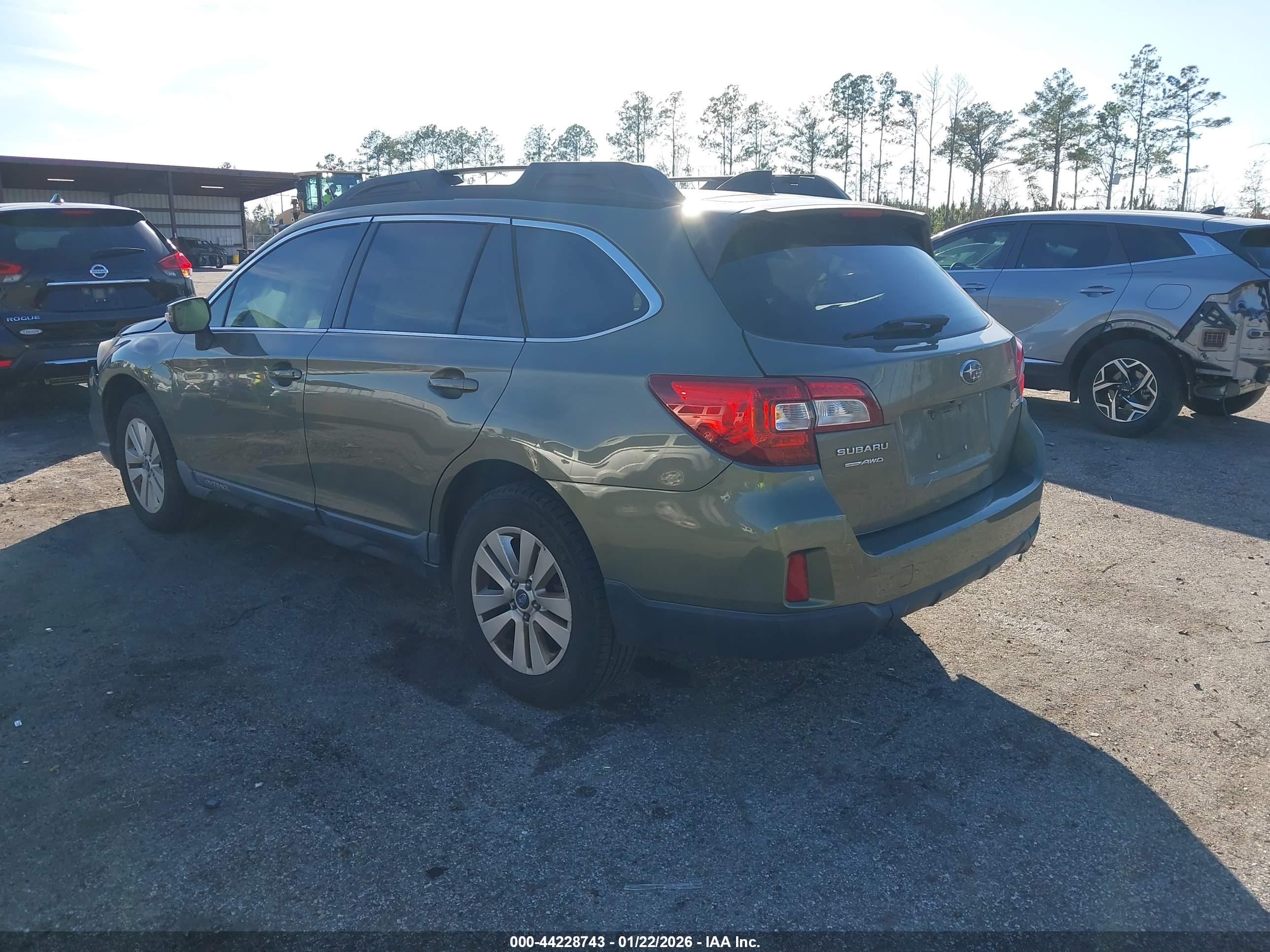 SUBARU OUTBACK image 3