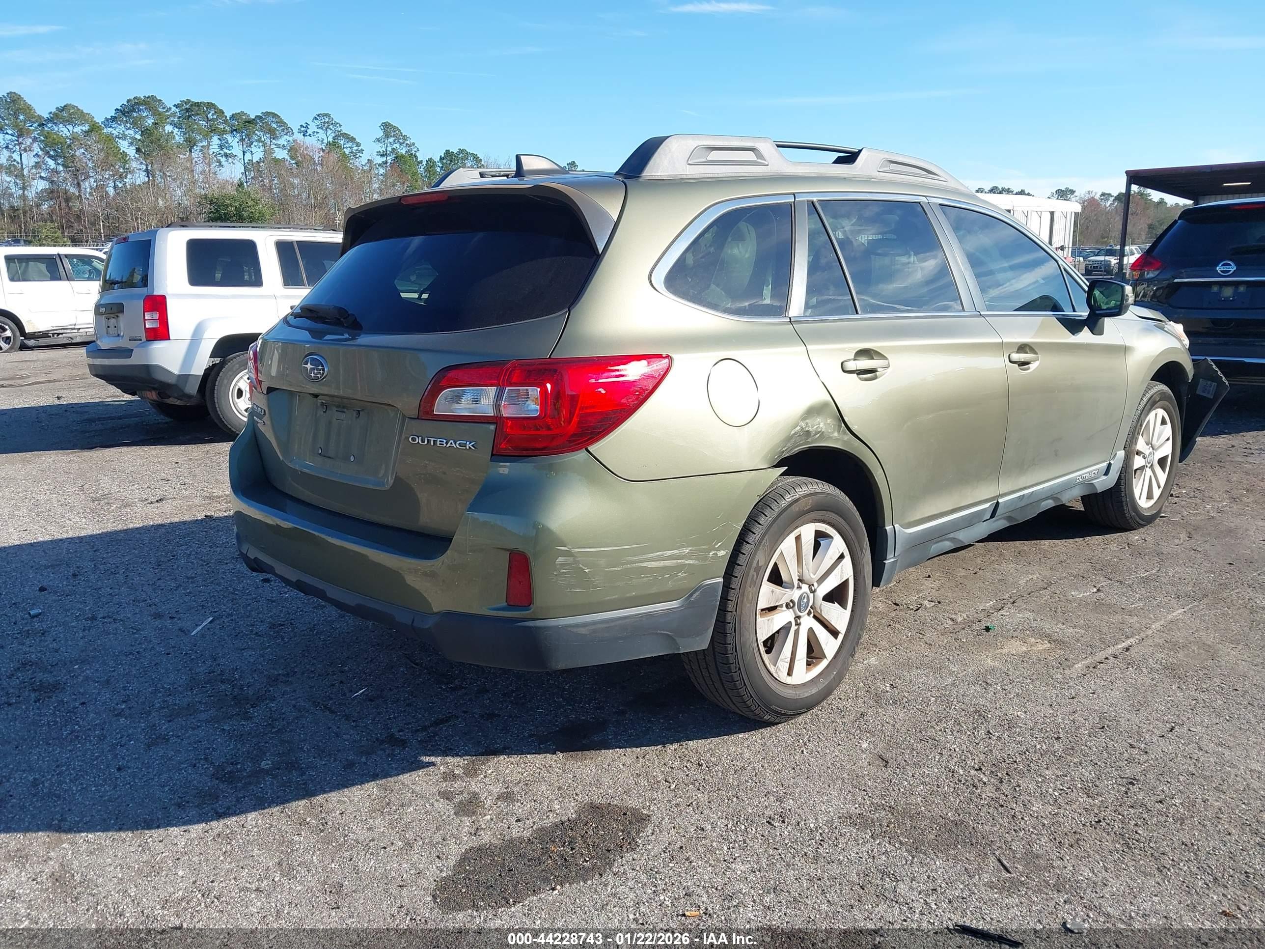 SUBARU OUTBACK image 4