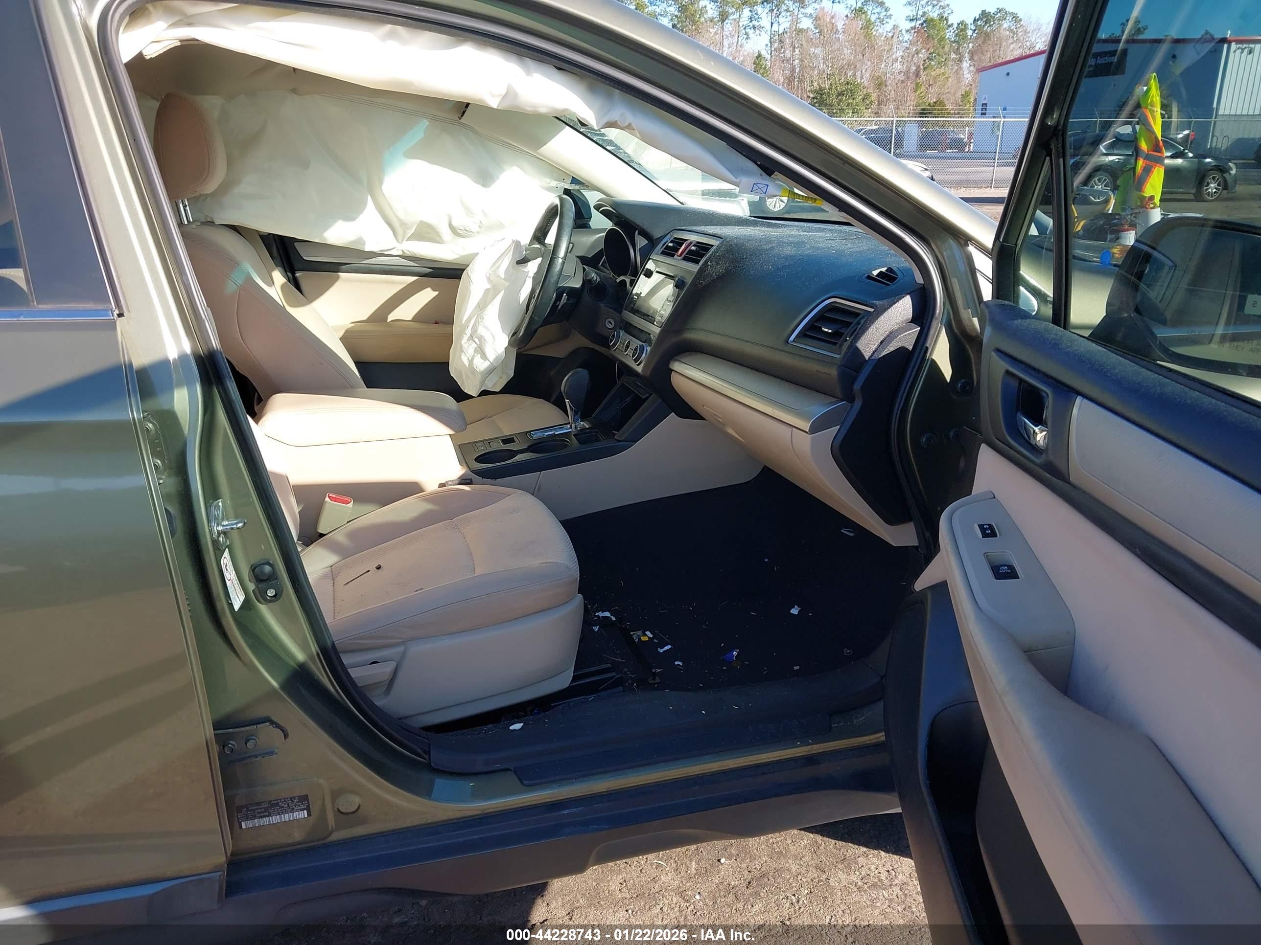 SUBARU OUTBACK image 5