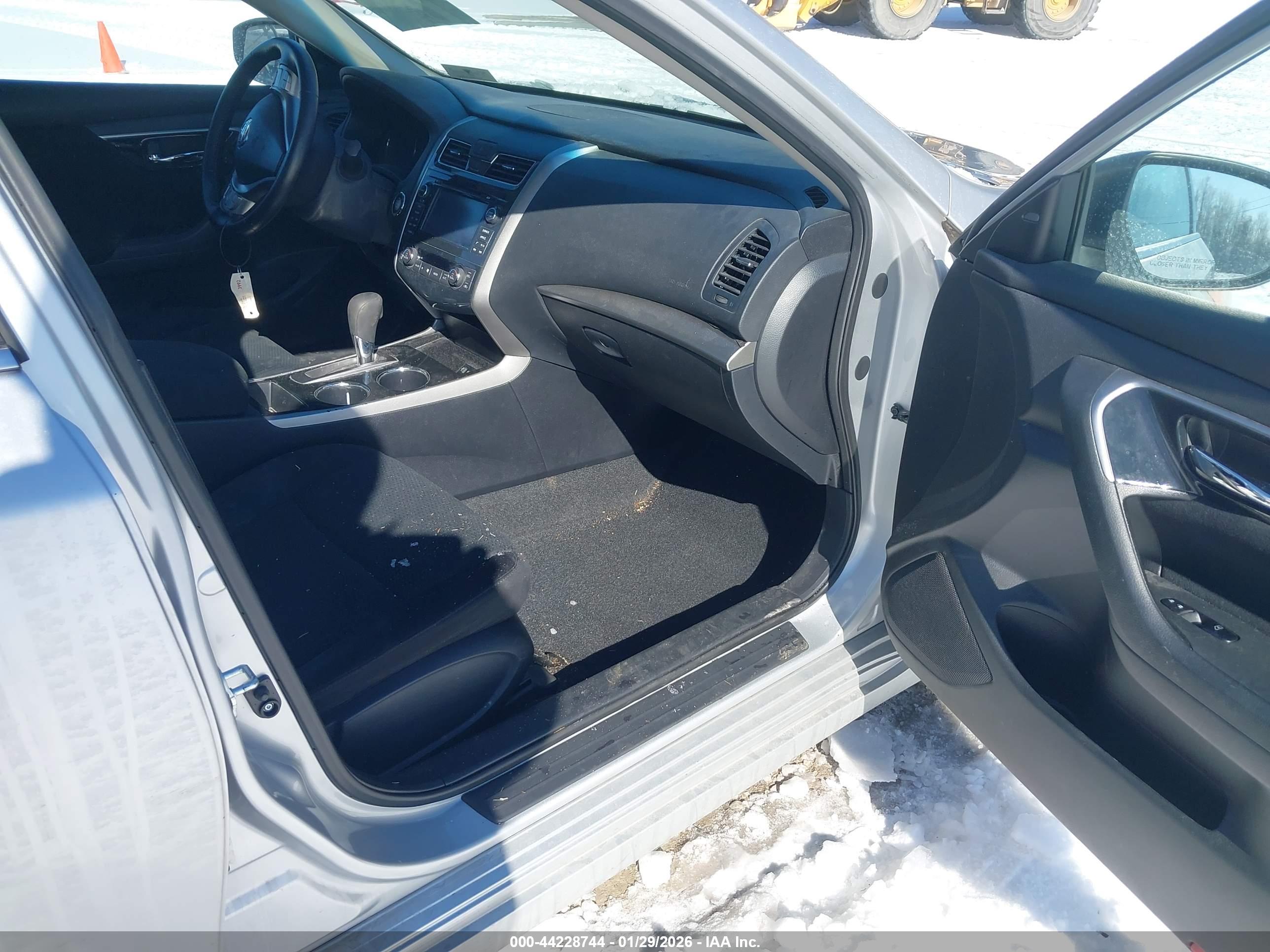 NISSAN ALTIMA image 5
