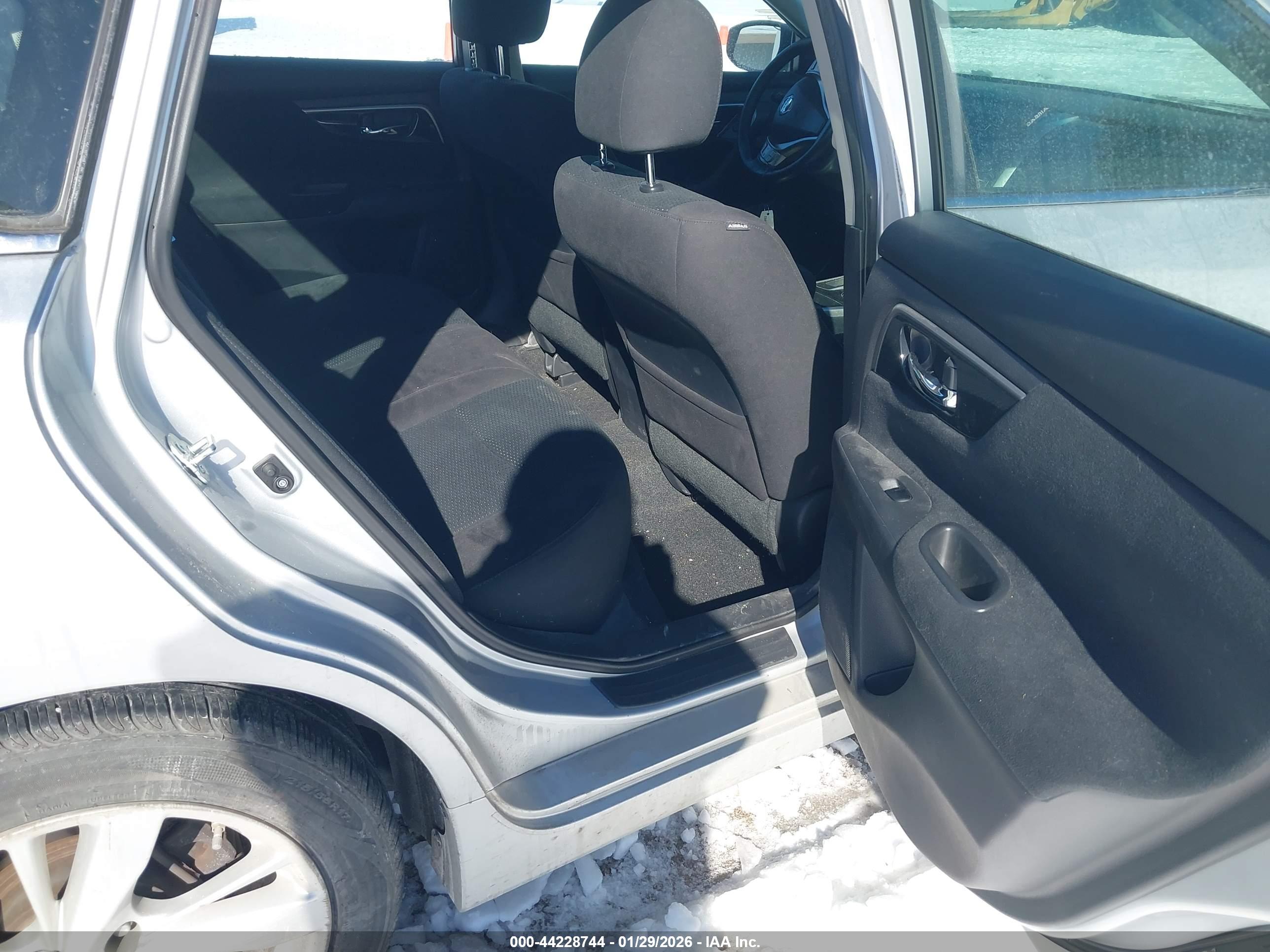 NISSAN ALTIMA image 8