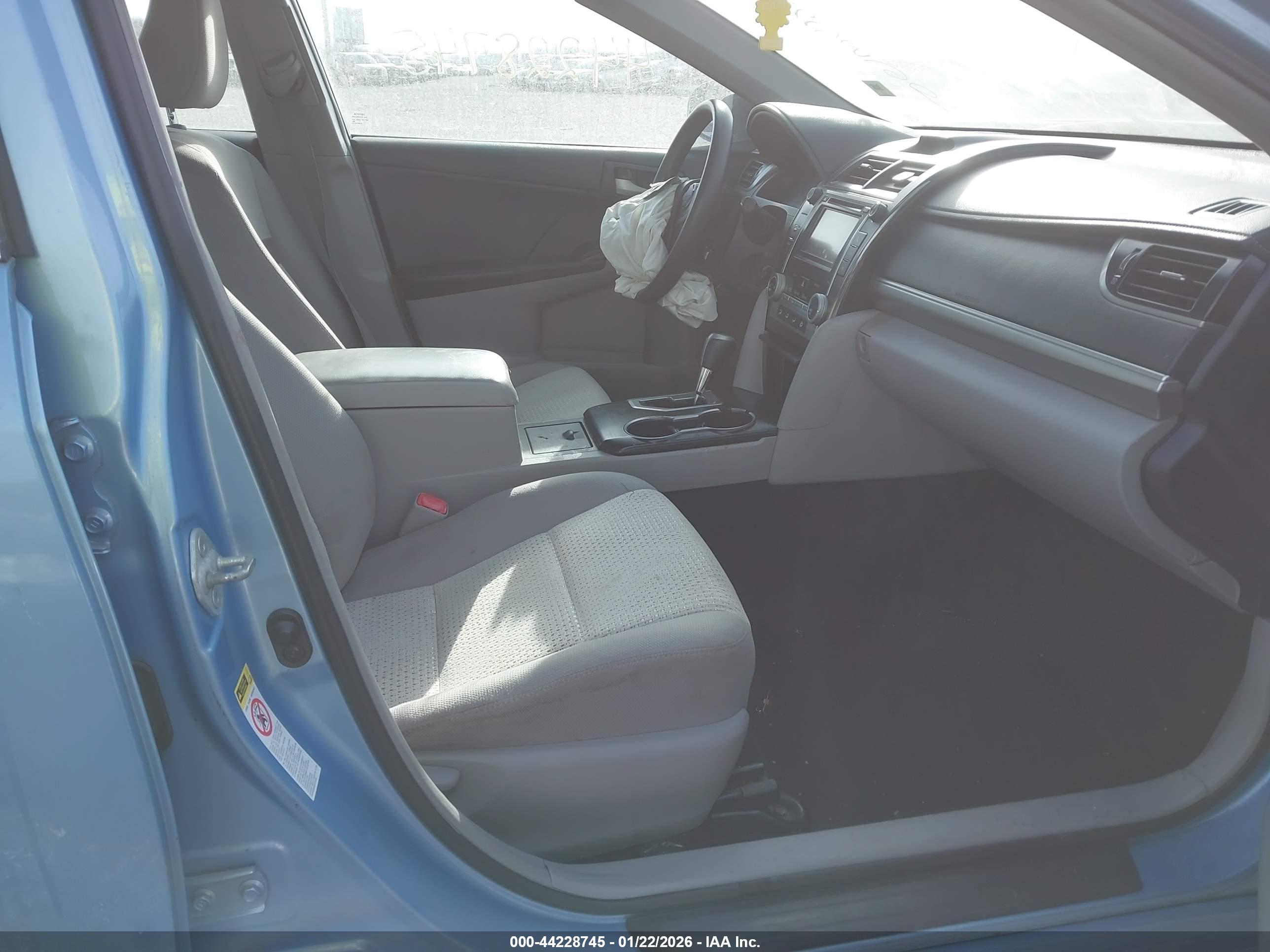 TOYOTA CAMRY image 5