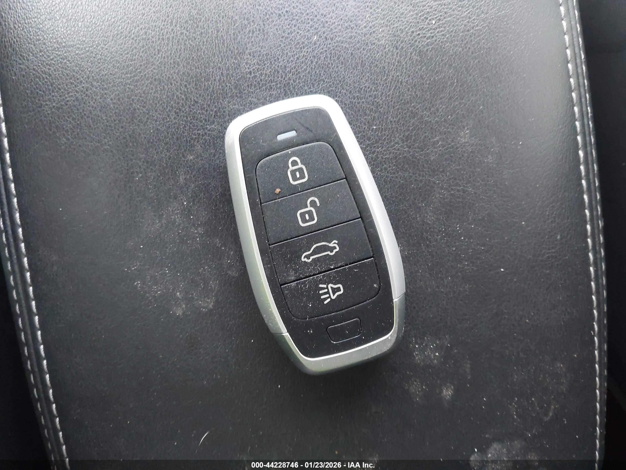 INFINITI Q50 image 11