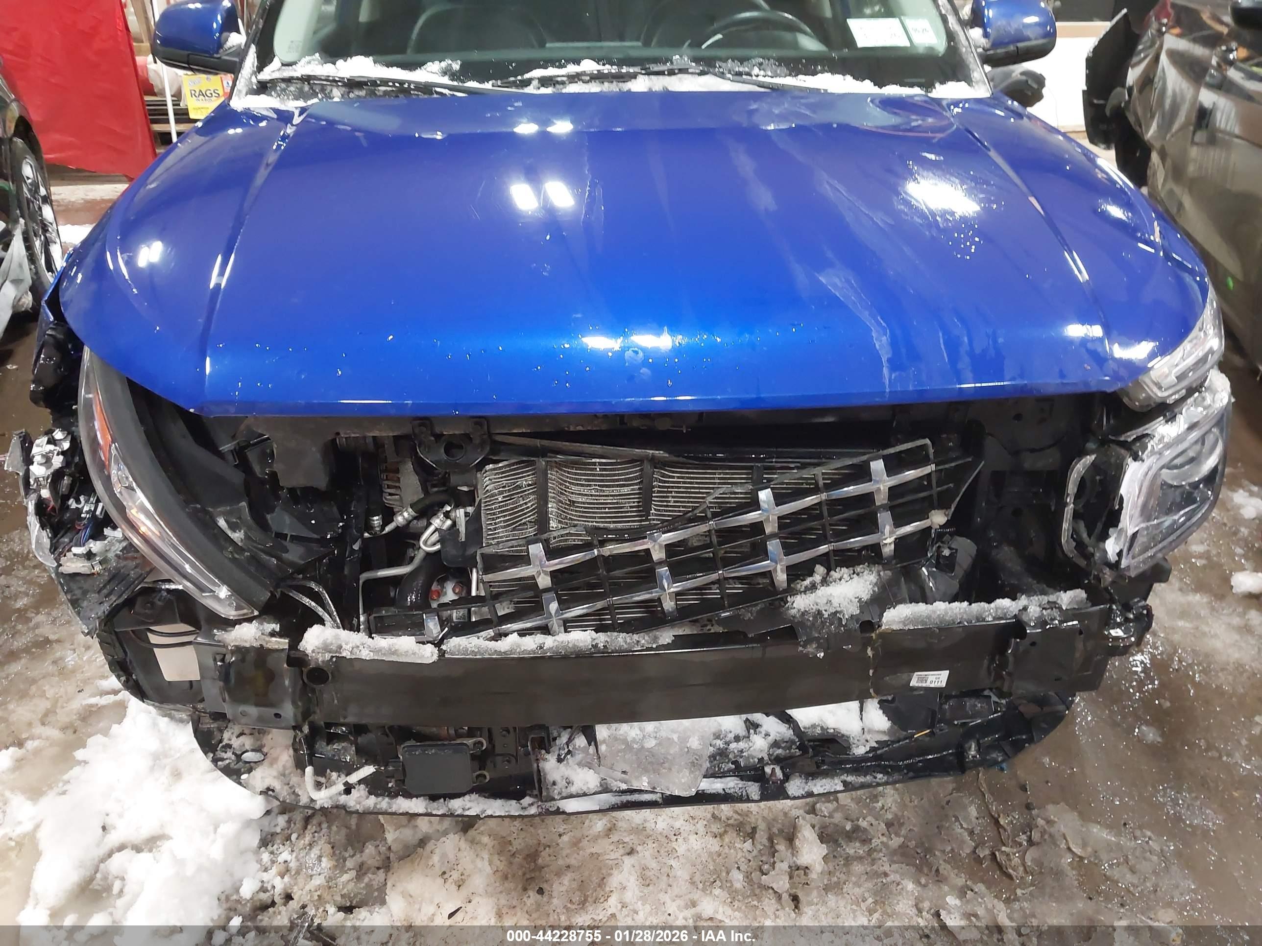 HYUNDAI VENUE image 6