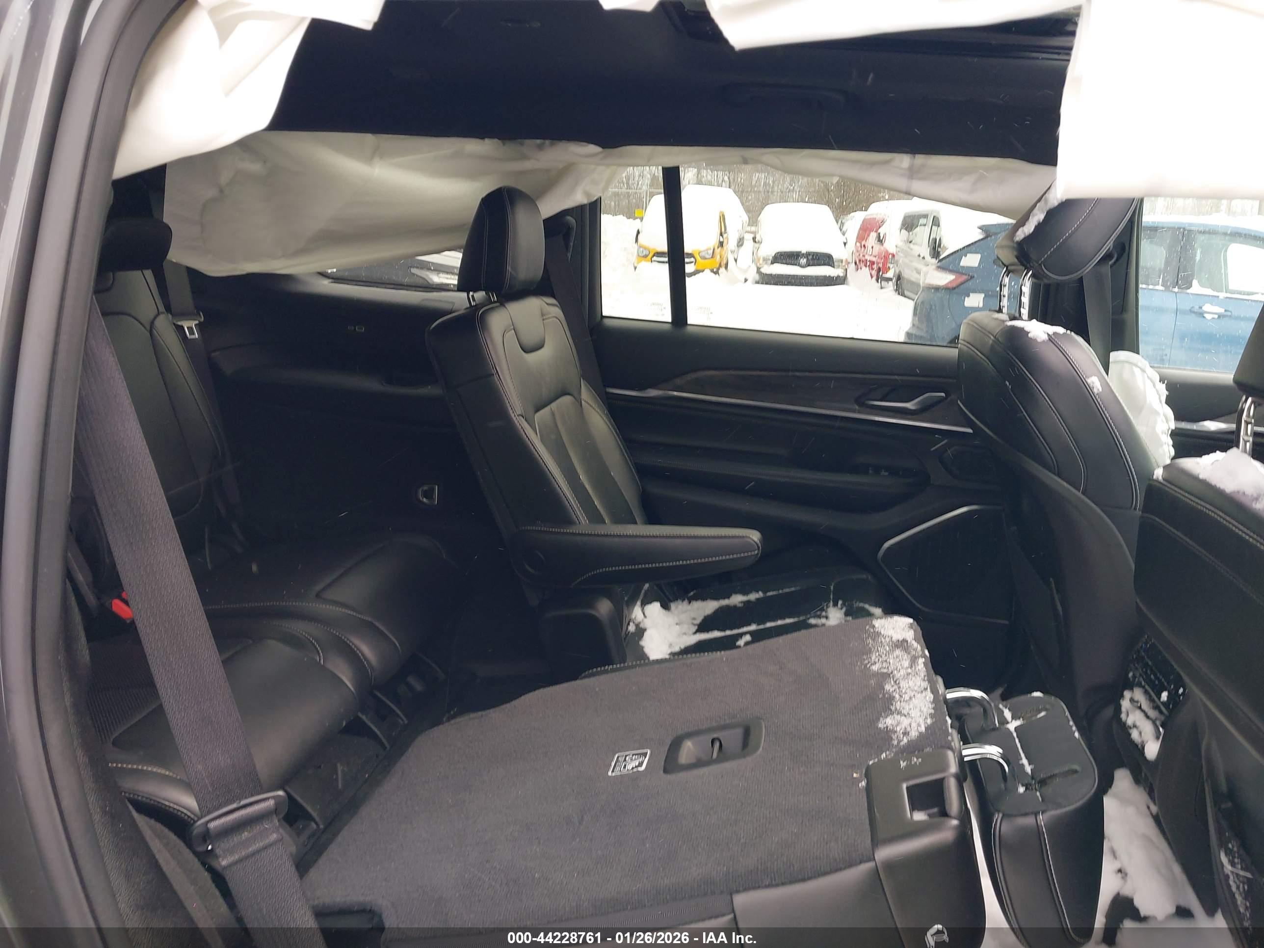 JEEP GRAND image 8