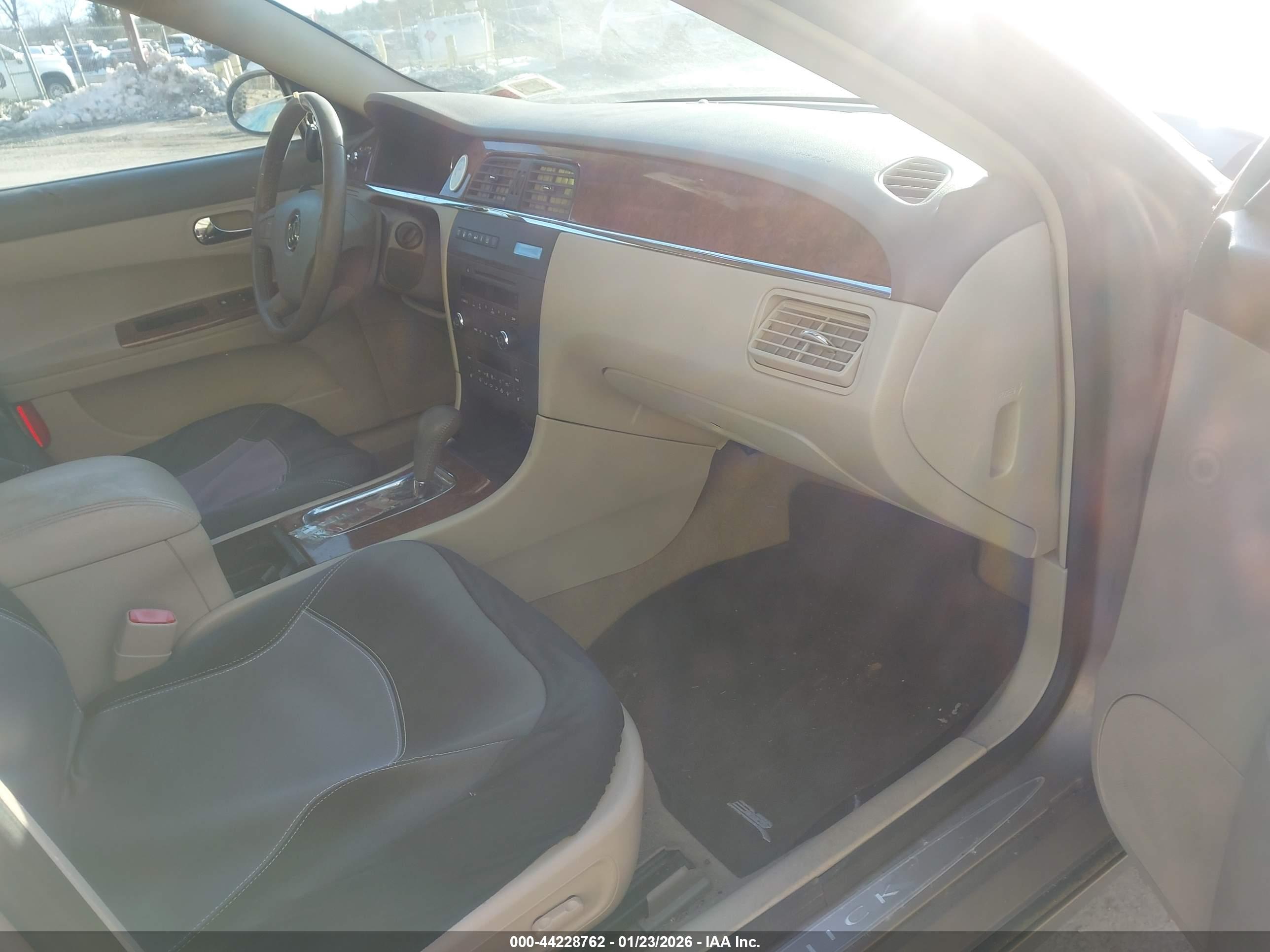BUICK LACROSSE image 5