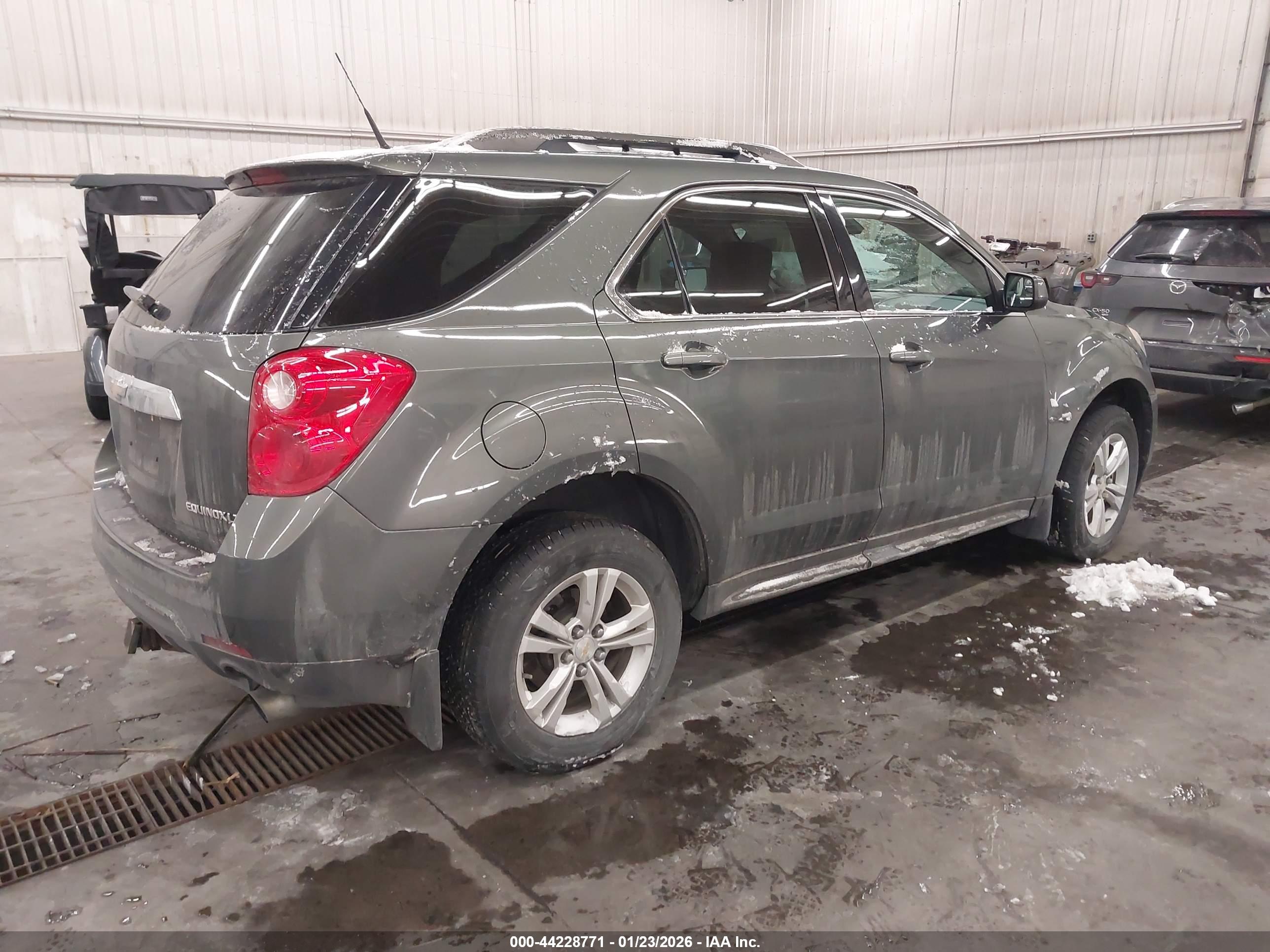 CHEVROLET EQUINOX image 4