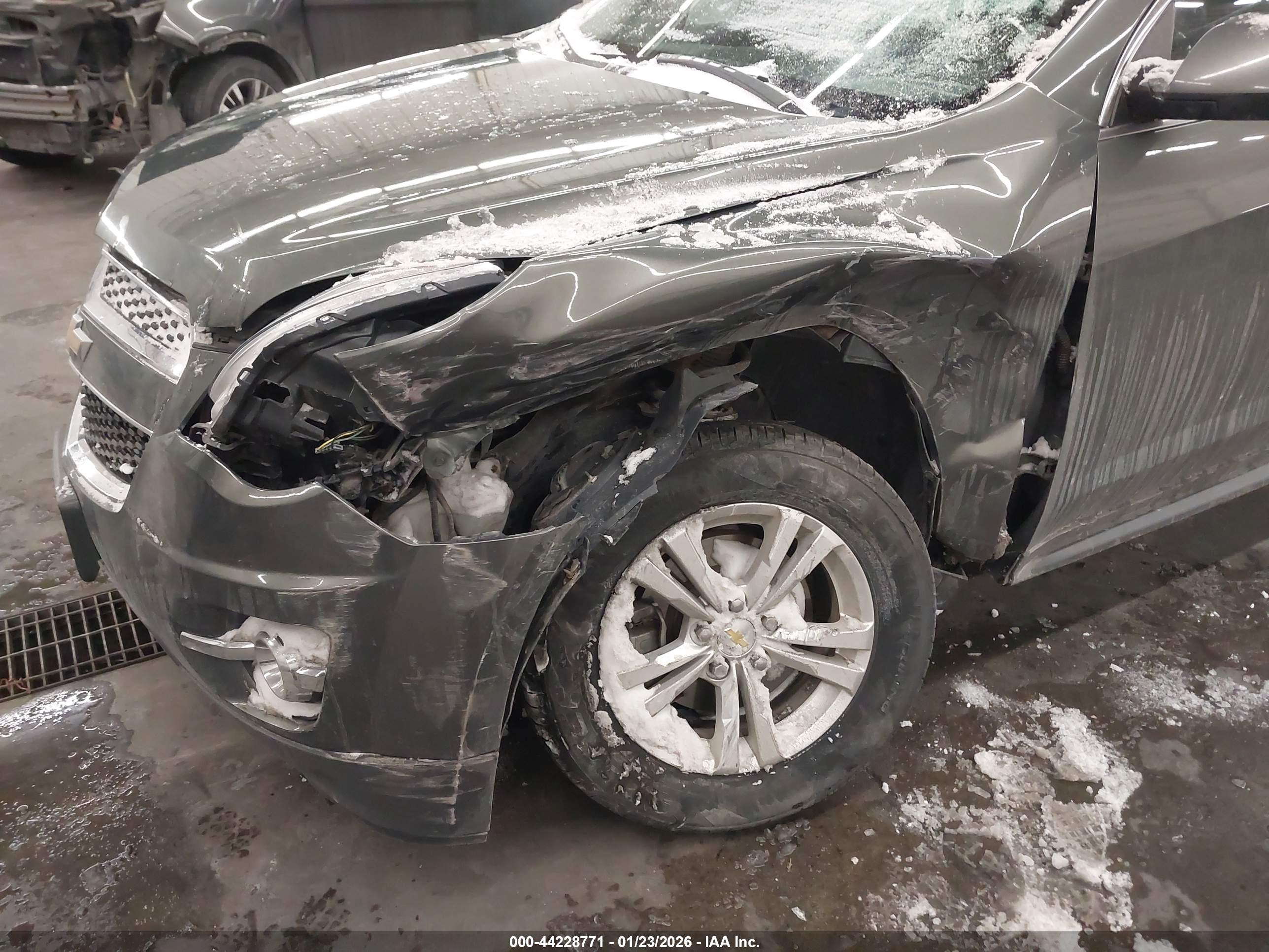 CHEVROLET EQUINOX image 6