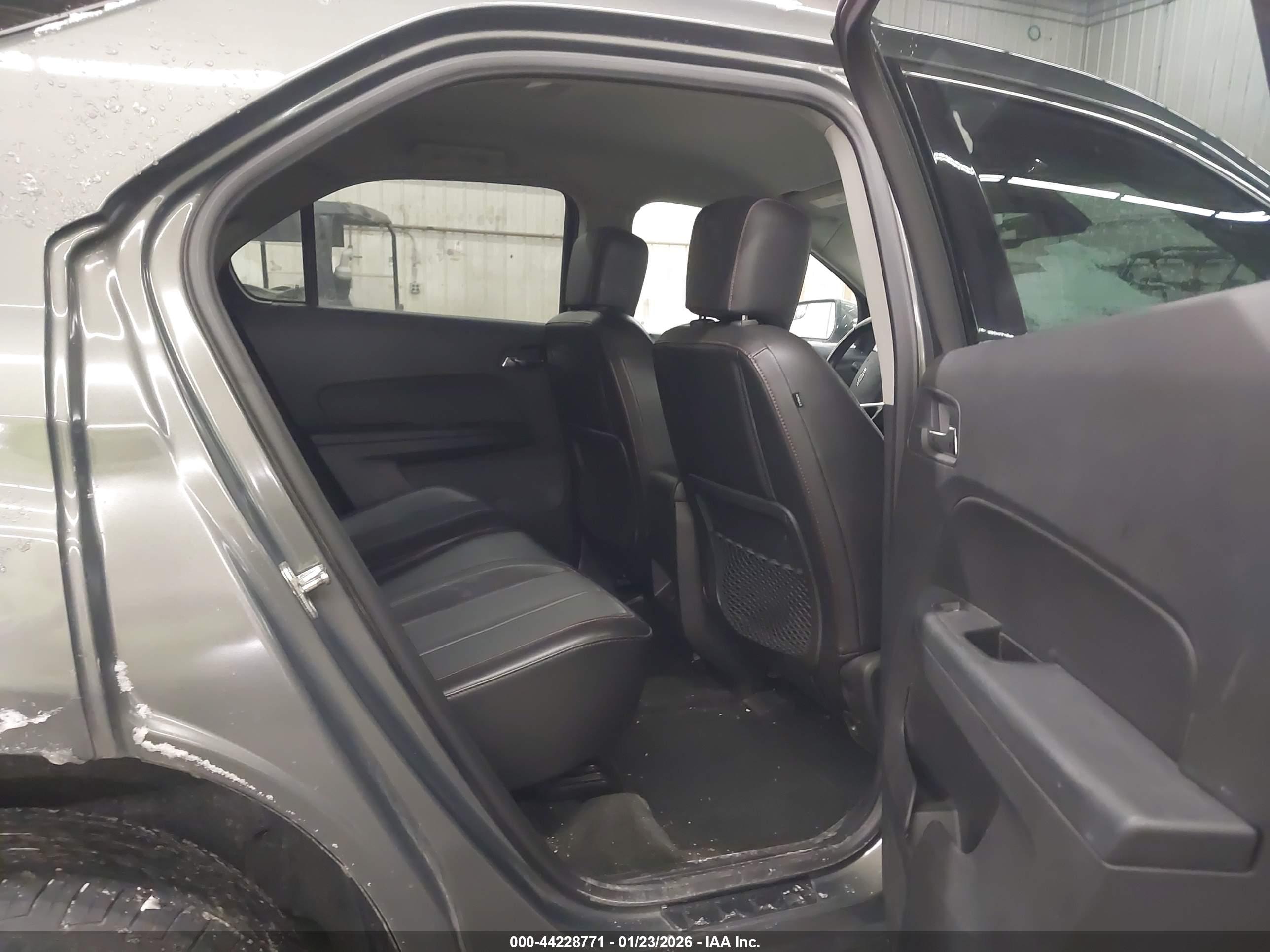 CHEVROLET EQUINOX image 8