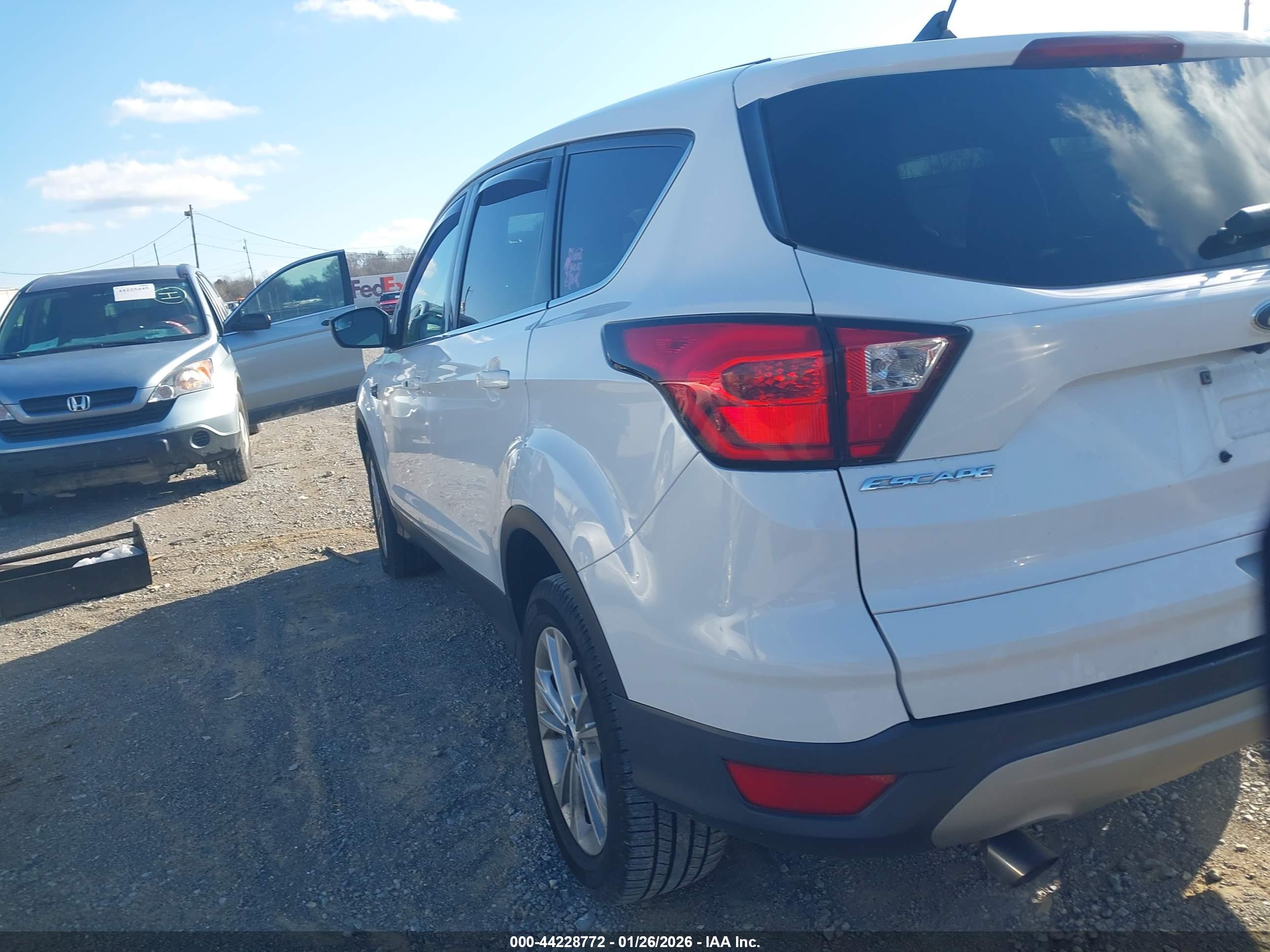 FORD ESCAPE image 3