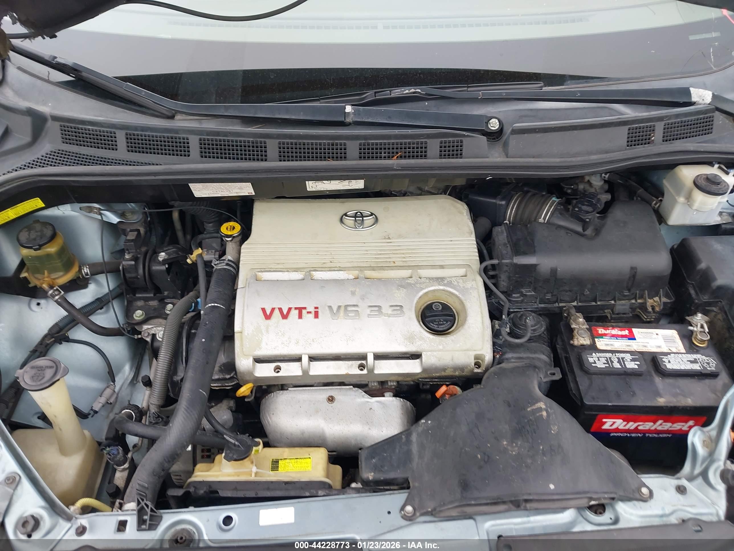 TOYOTA SIENNA image 10