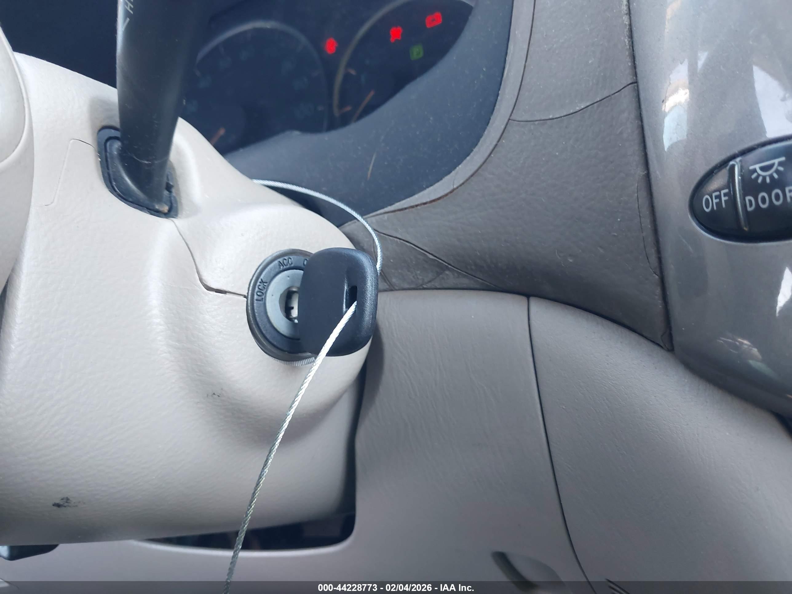 TOYOTA SIENNA image 11