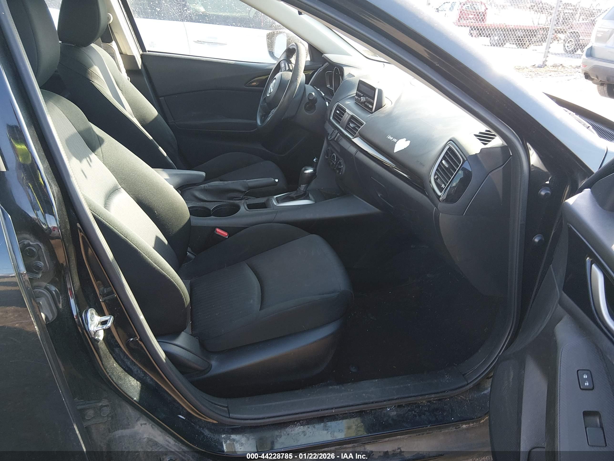MAZDA MAZDA3 image 5