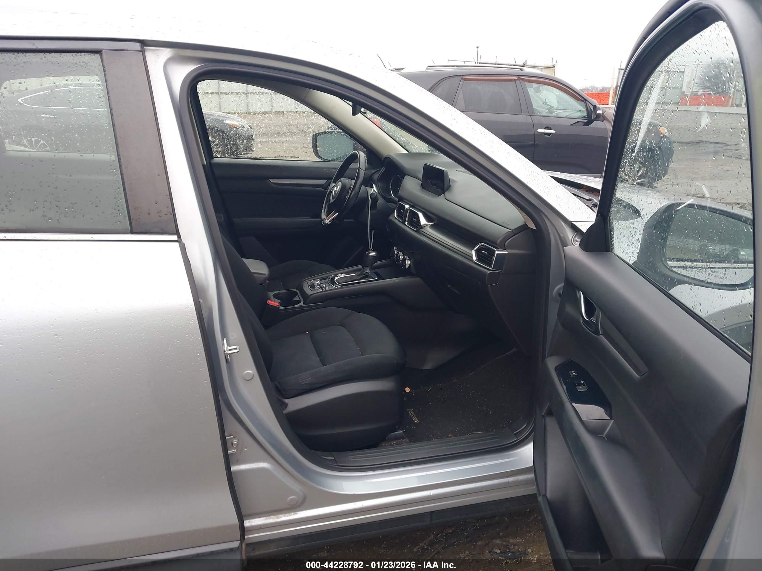 MAZDA CX-5 image 5